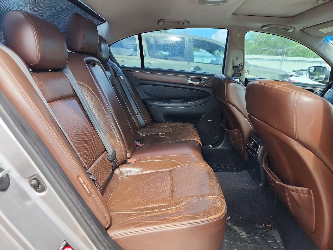 2013 Hyundai Genesis 3.8l Серебряный vin: KMHGC4DD4DU251205