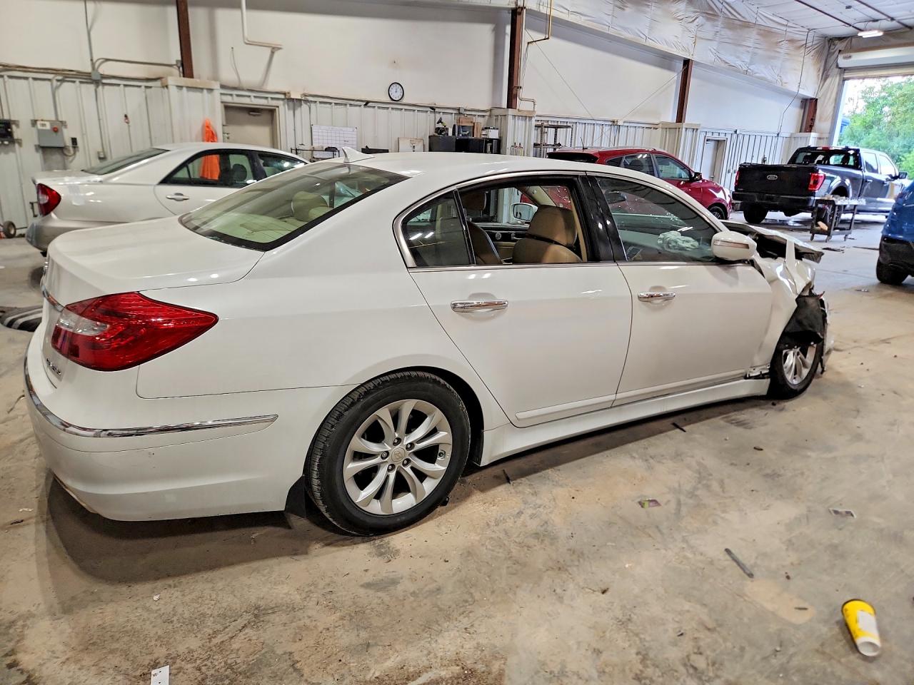 2012 Hyundai Genesis 3.8l White vin: KMHGC4DD5CU180708