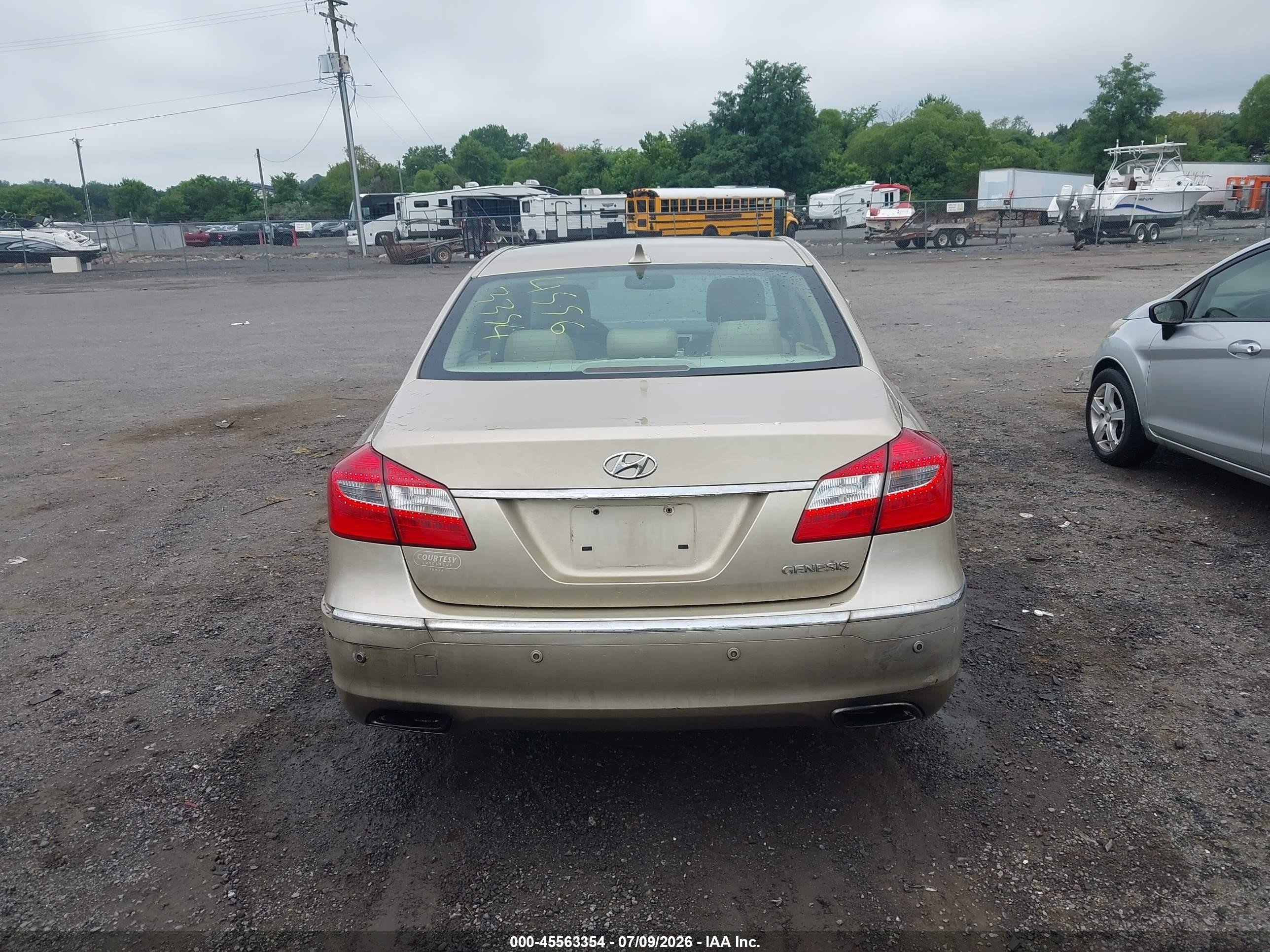 2012 Hyundai Genesis 3.8 Gold vin: KMHGC4DD5CU188632