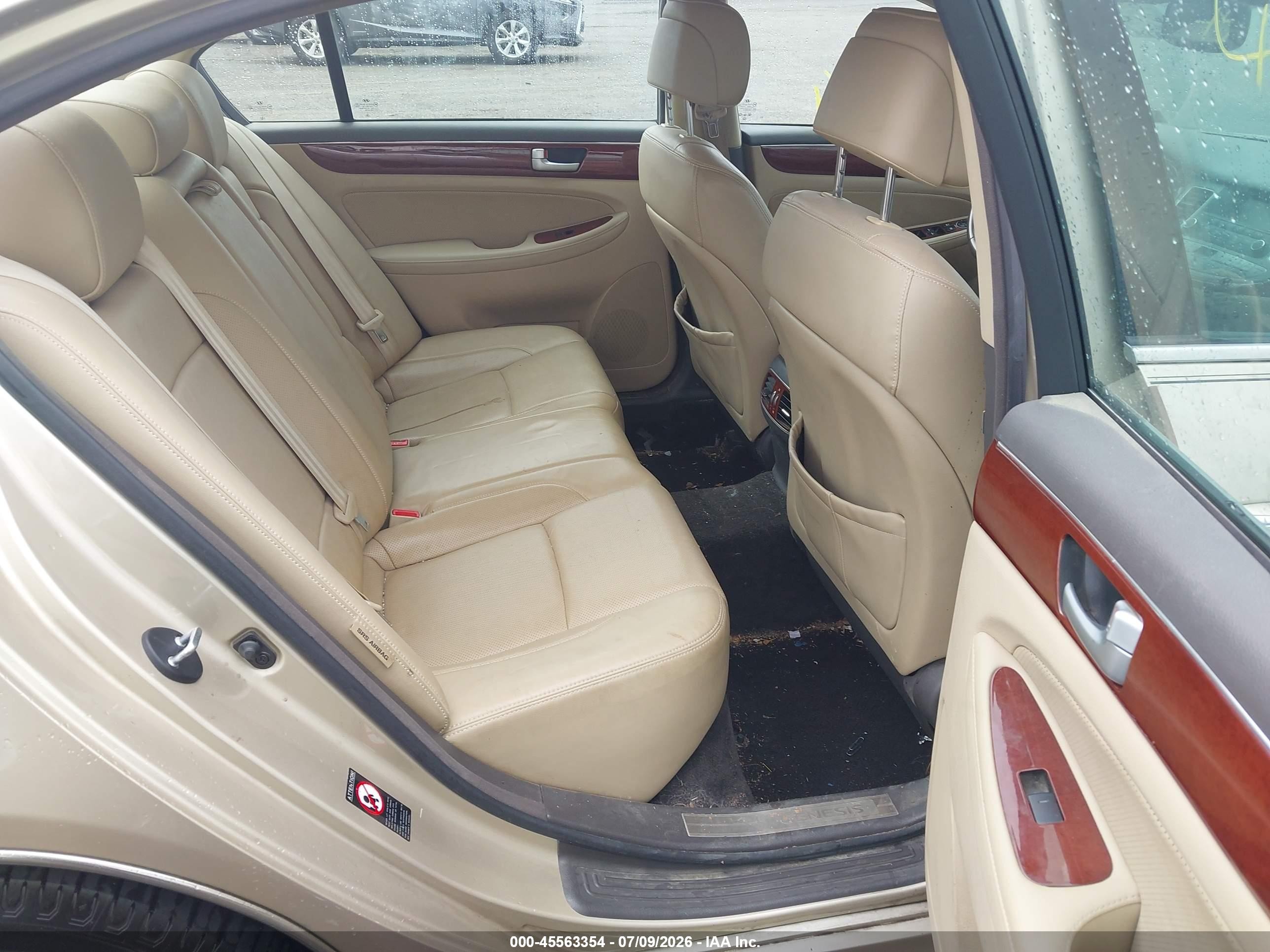2012 Hyundai Genesis 3.8 Gold vin: KMHGC4DD5CU188632