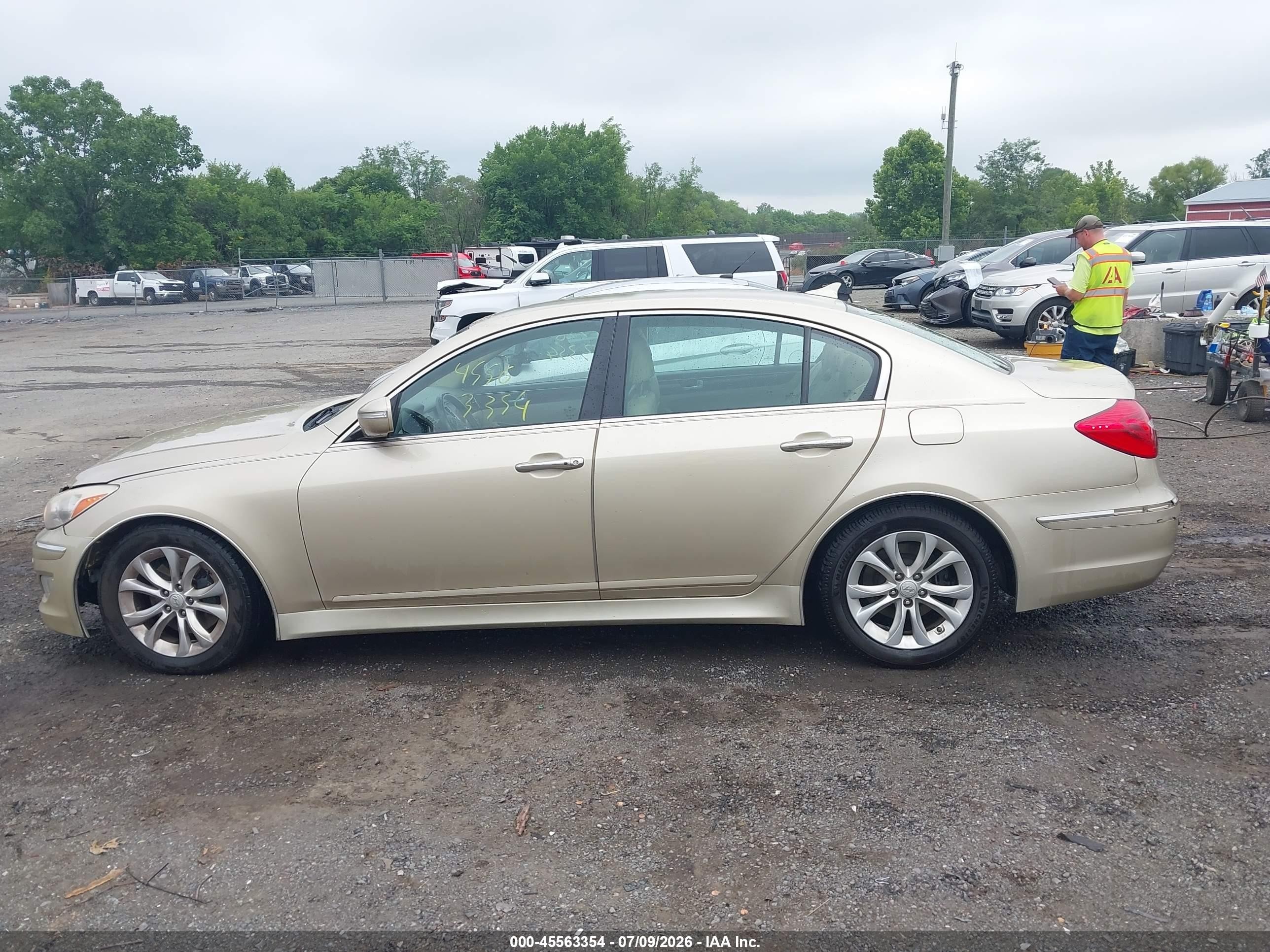 2012 Hyundai Genesis 3.8 Gold vin: KMHGC4DD5CU188632