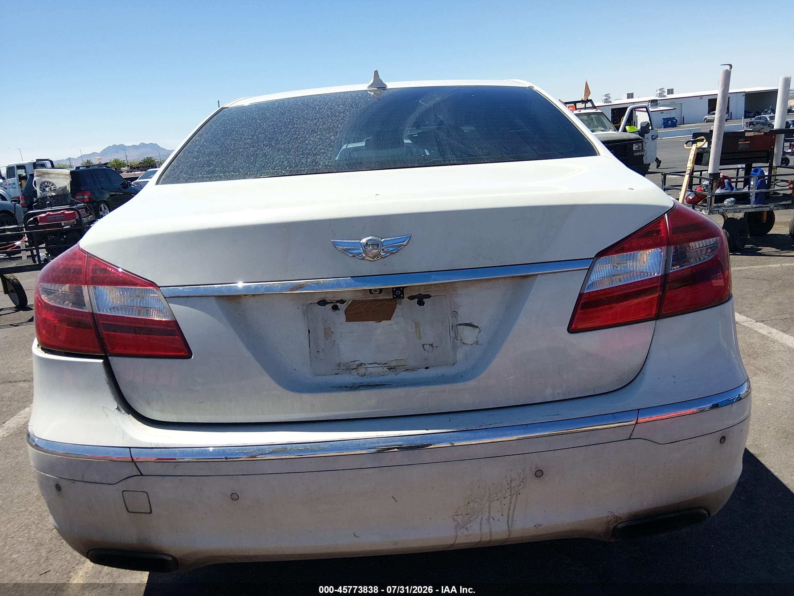 2013 Hyundai Genesis 3.8 White vin: KMHGC4DD5DU233960