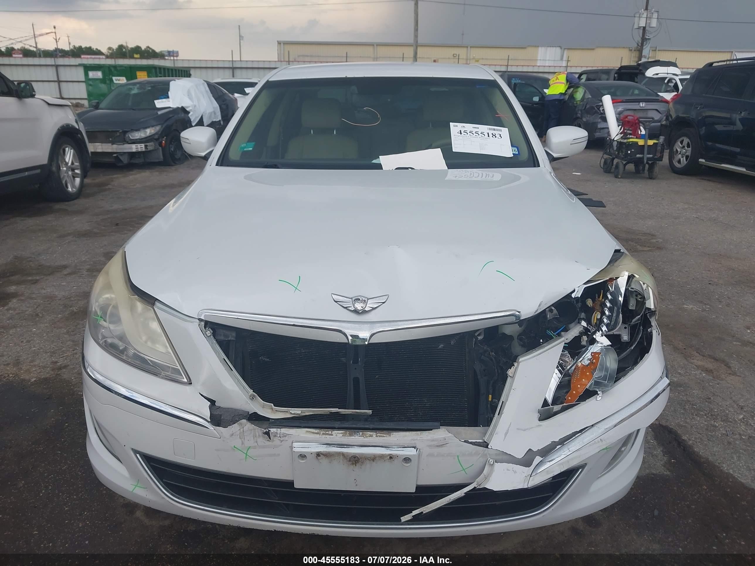 2013 Hyundai Genesis 3.8 White vin: KMHGC4DD5DU235076
