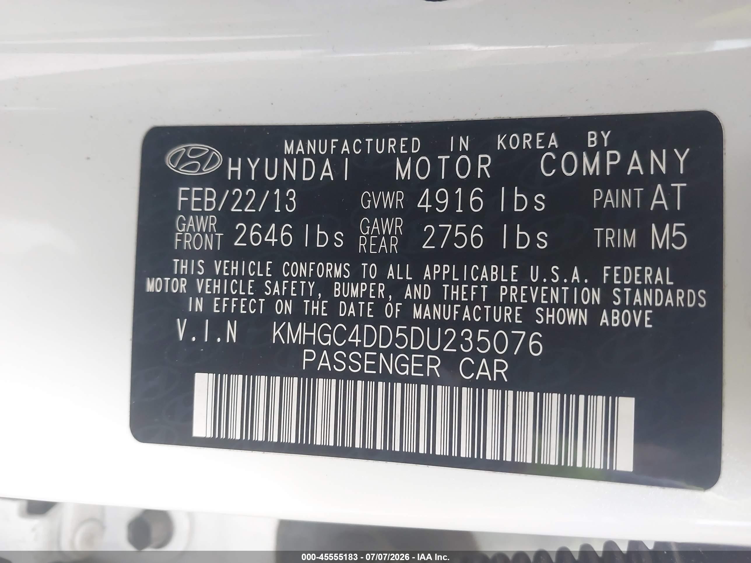 2013 Hyundai Genesis 3.8 White vin: KMHGC4DD5DU235076