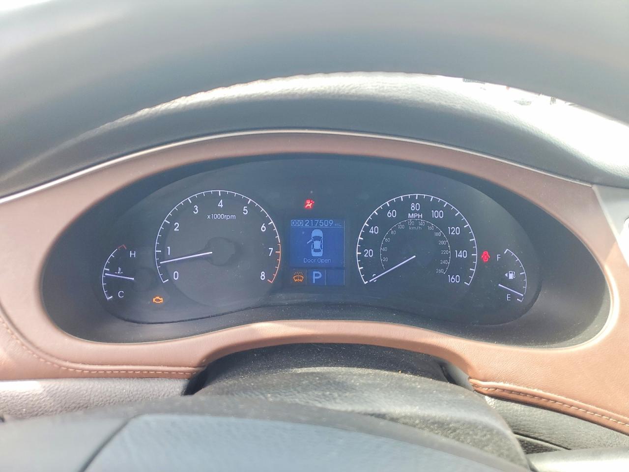 2013 Hyundai Genesis 3.8l White vin: KMHGC4DD5DU236860