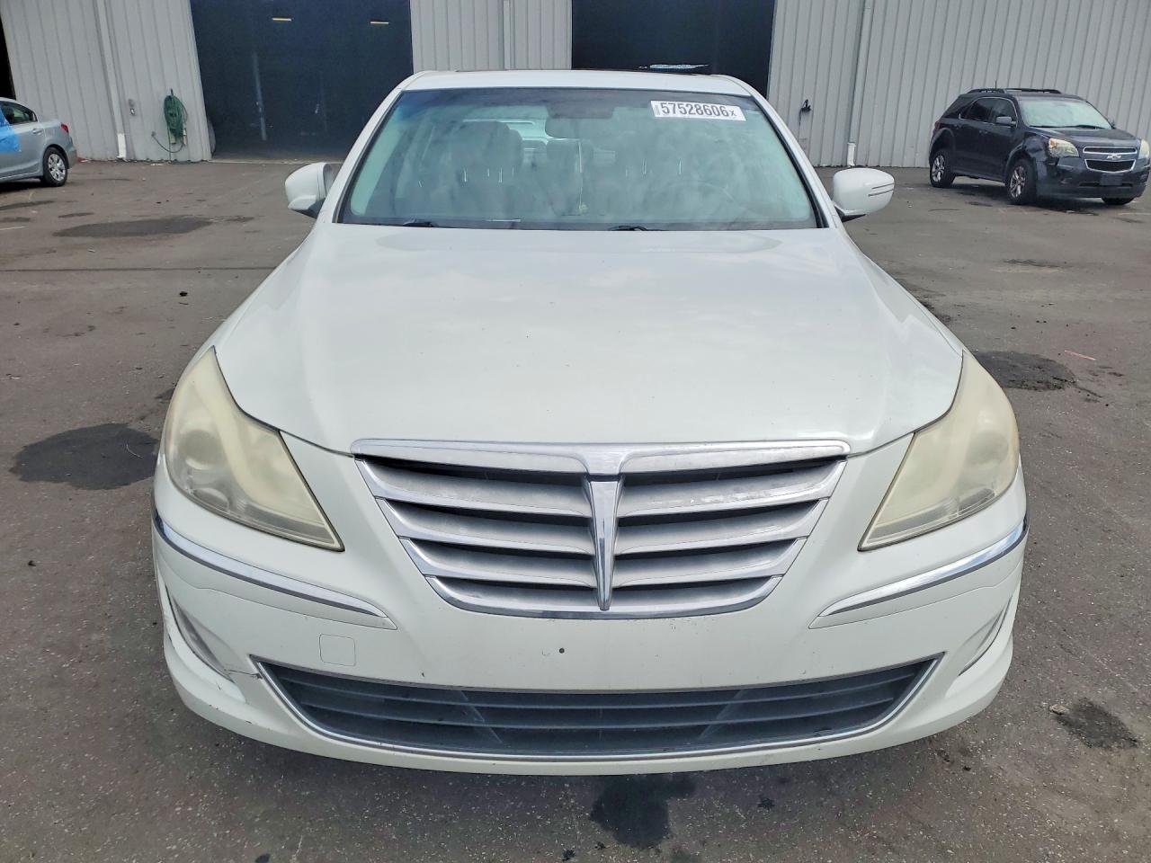 2013 Hyundai Genesis 3.8l White vin: KMHGC4DD5DU236860