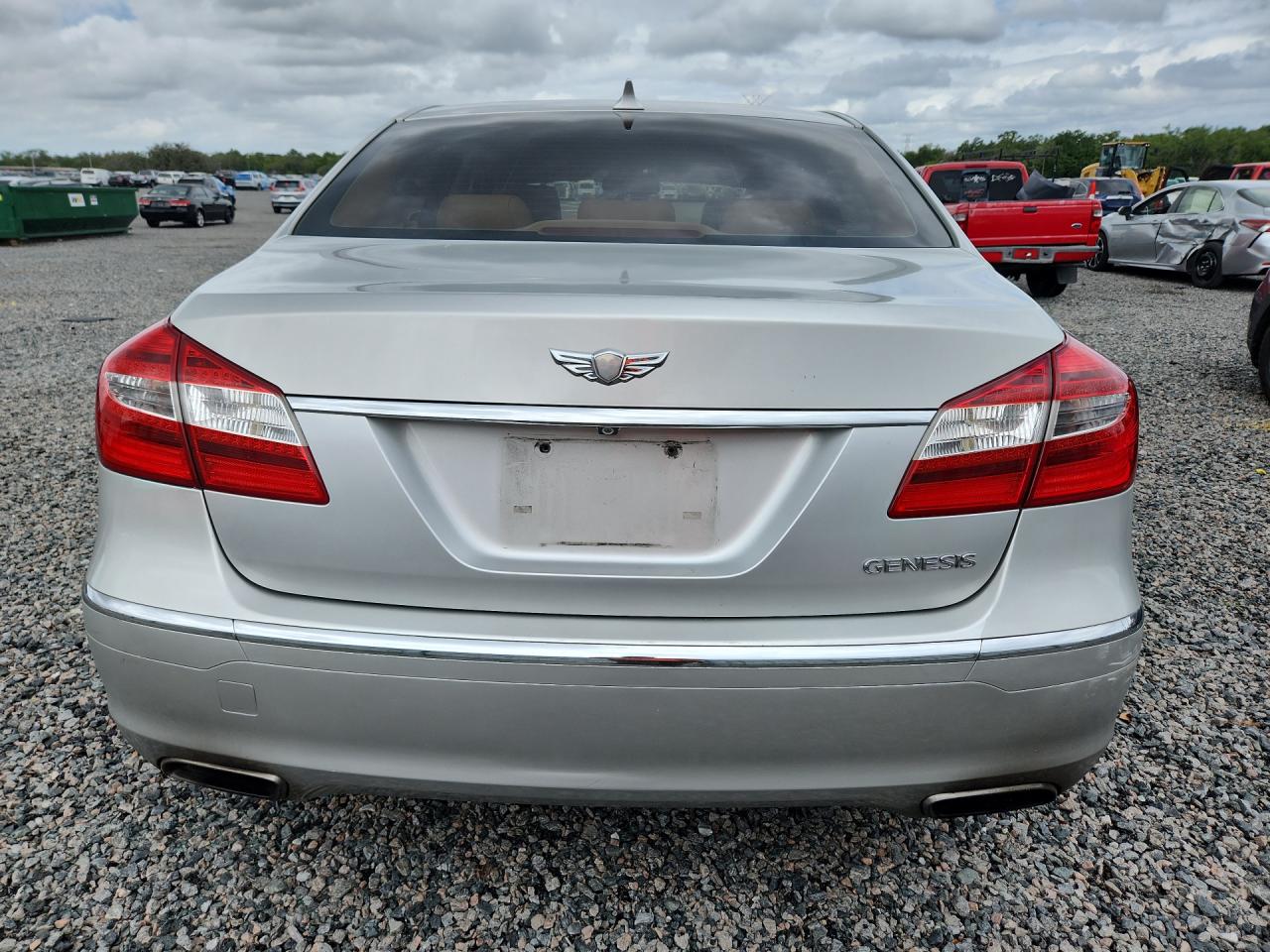 2013 Hyundai Genesis 3.8l Silver vin: KMHGC4DD5DU240939