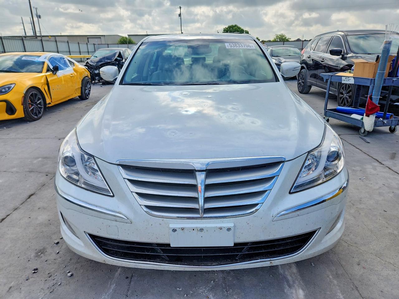 2013 Hyundai Genesis 3.8l Белый vin: KMHGC4DD5DU244909