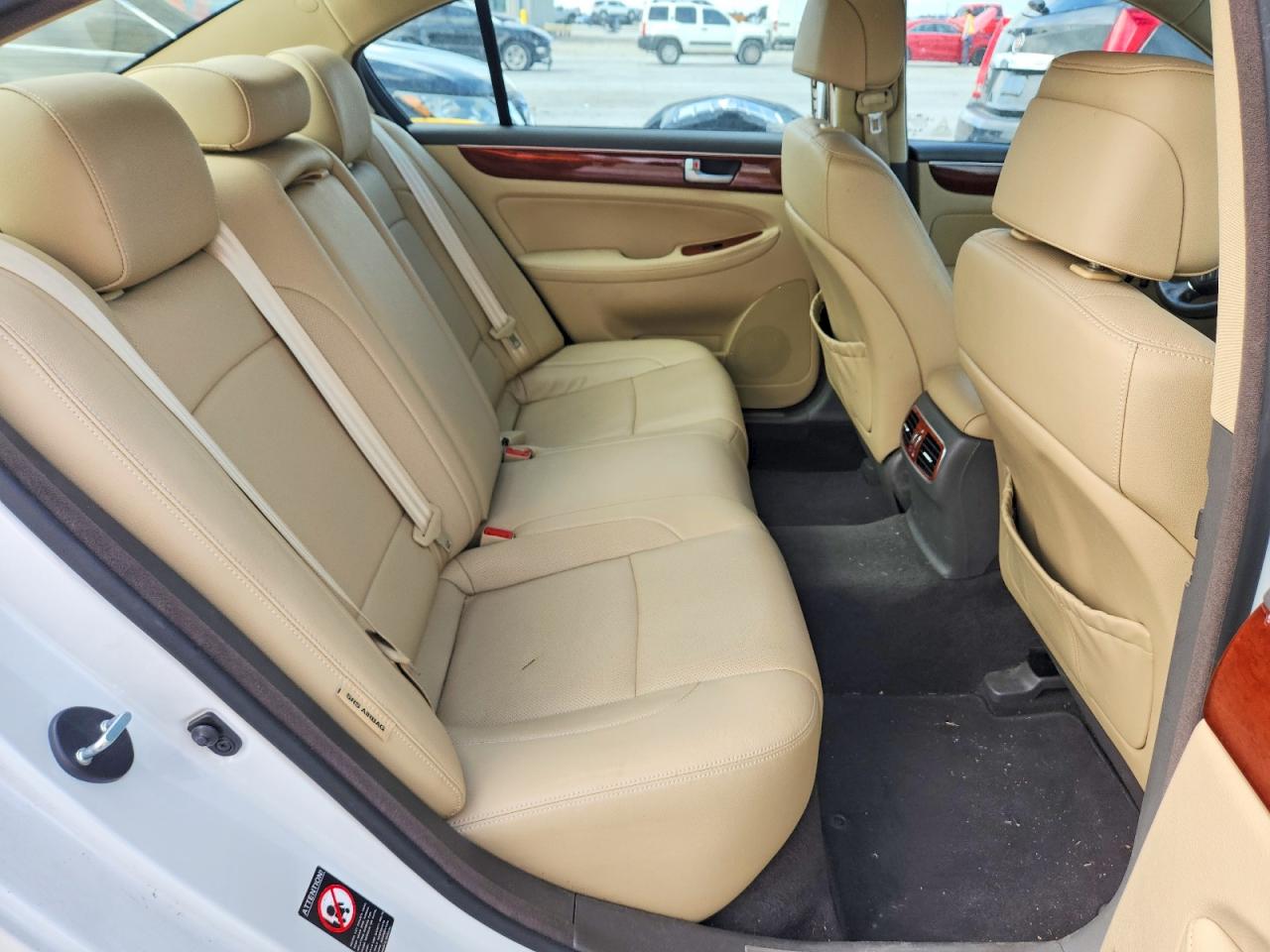 2013 Hyundai Genesis 3.8l Белый vin: KMHGC4DD5DU244909