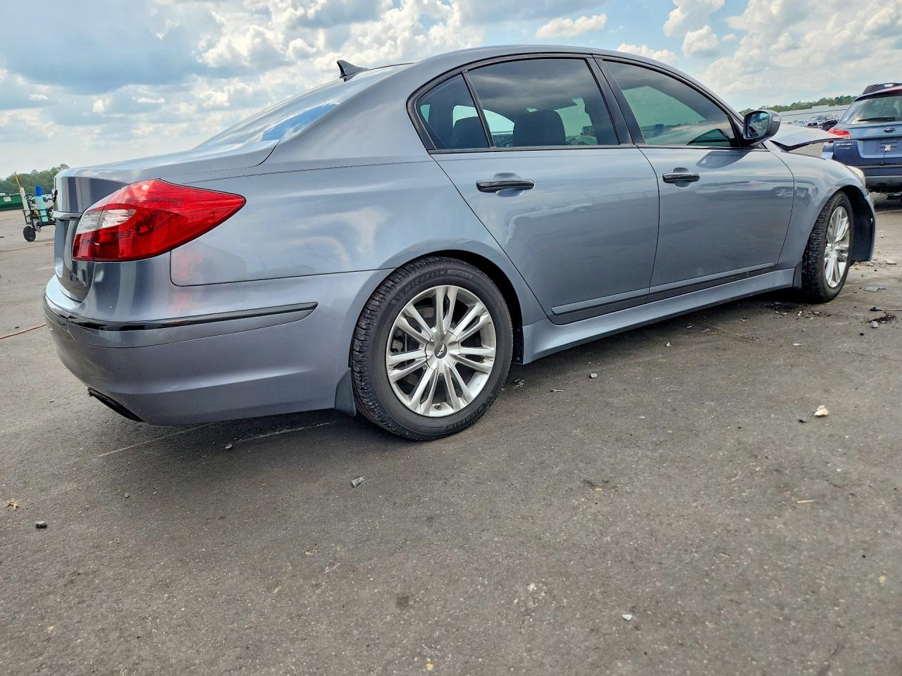 2013 Hyundai Genesis 3.8l Gray vin: KMHGC4DD5DU255358