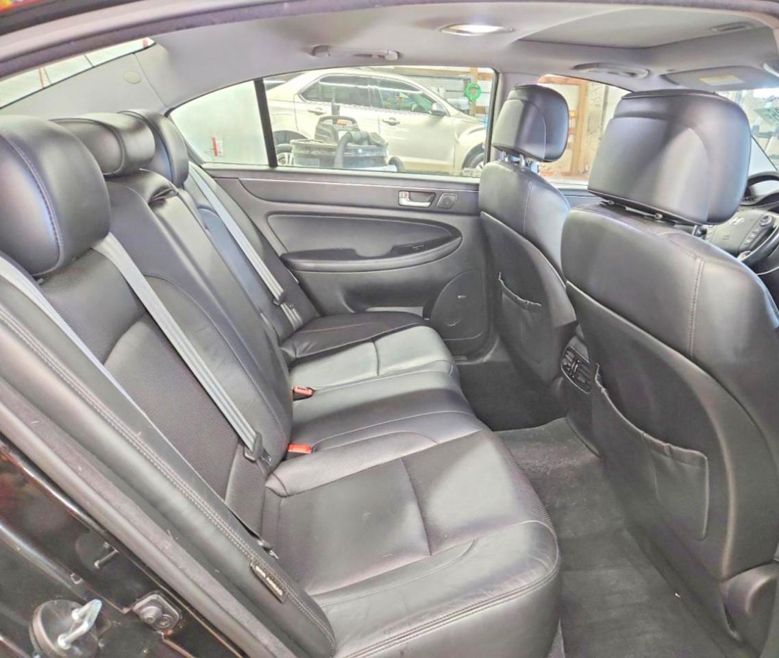 2013 Hyundai Genesis 3.8l Black vin: KMHGC4DD5DU256543