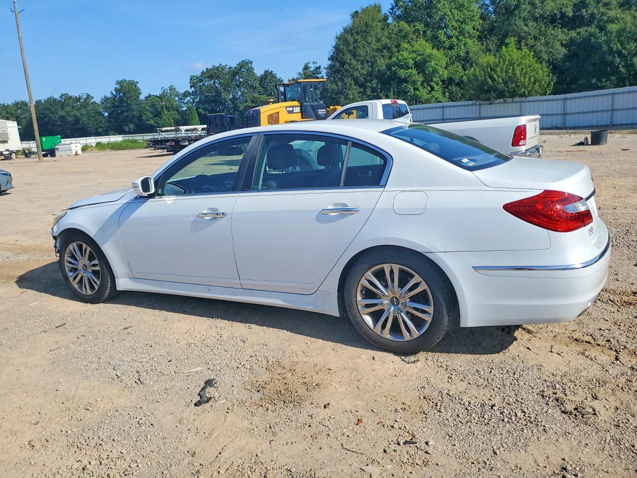 2014 Hyundai Genesis 3.8l White vin: KMHGC4DD5EU264367