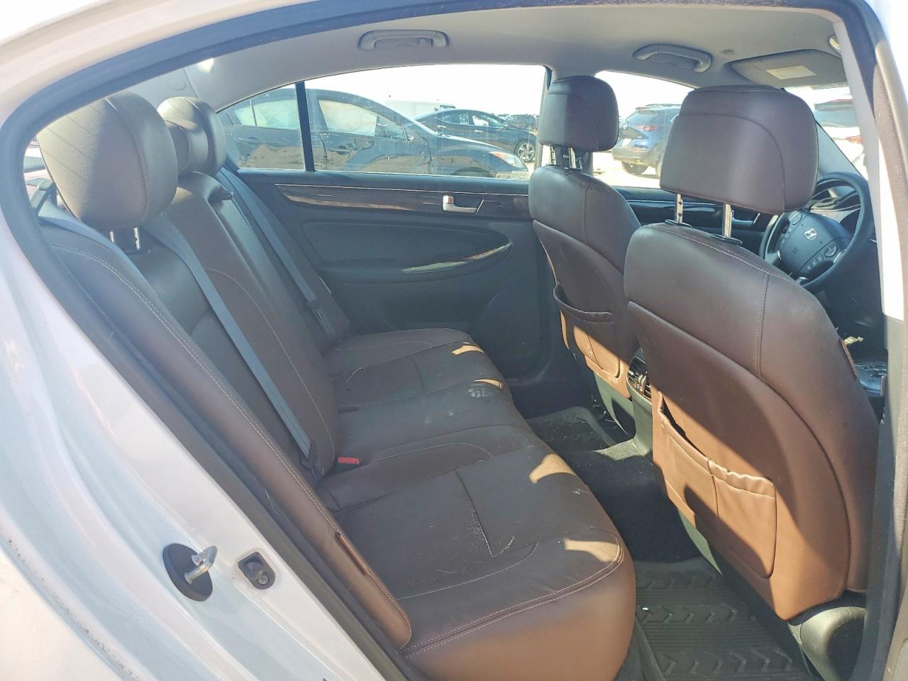 2014 Hyundai Genesis 3.8l White vin: KMHGC4DD5EU264367