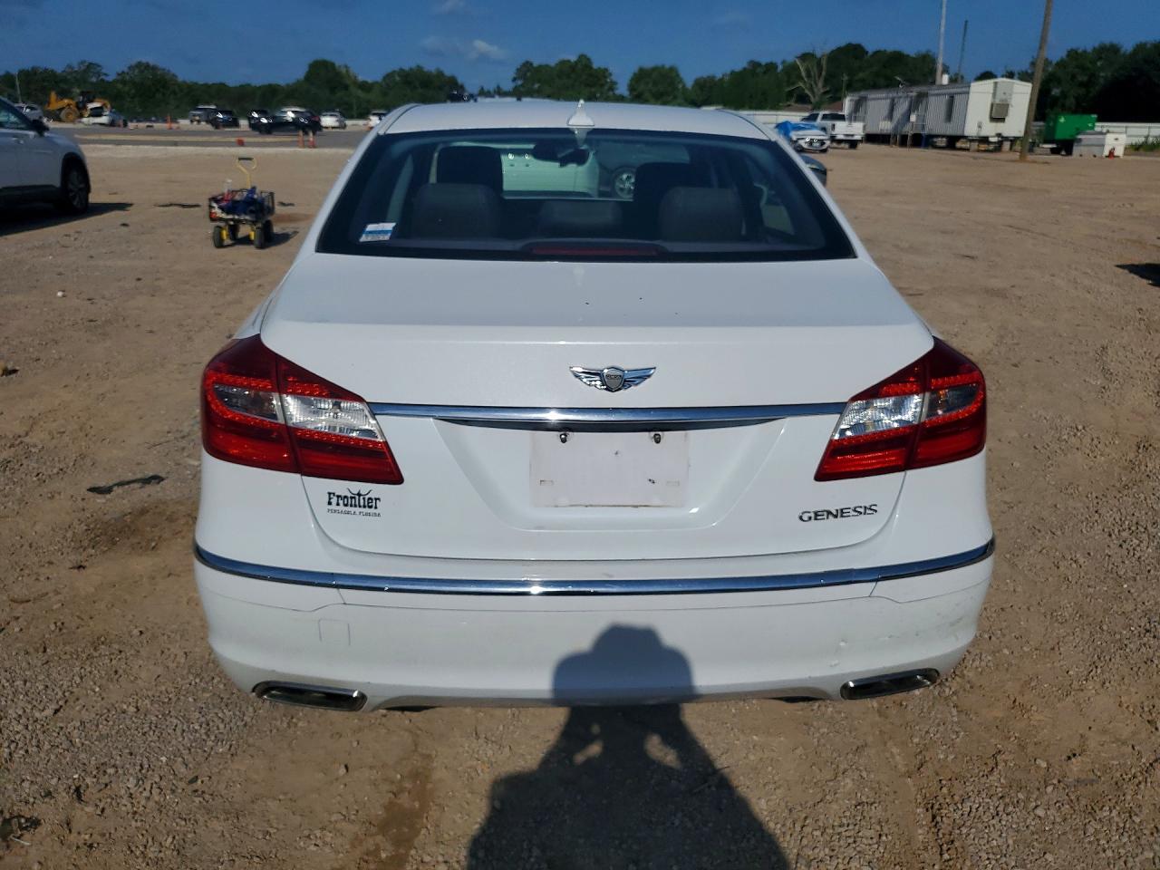 2014 Hyundai Genesis 3.8l White vin: KMHGC4DD5EU264367