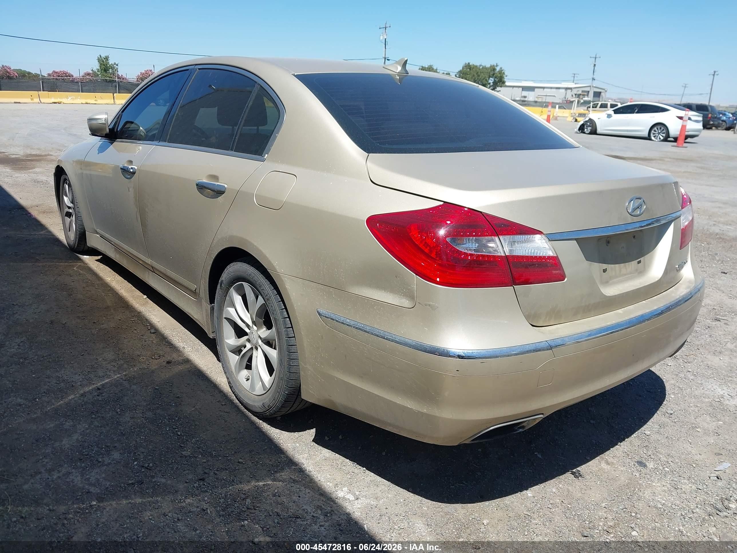 2012 Hyundai Genesis 3.8 Gold vin: KMHGC4DD6CU152691