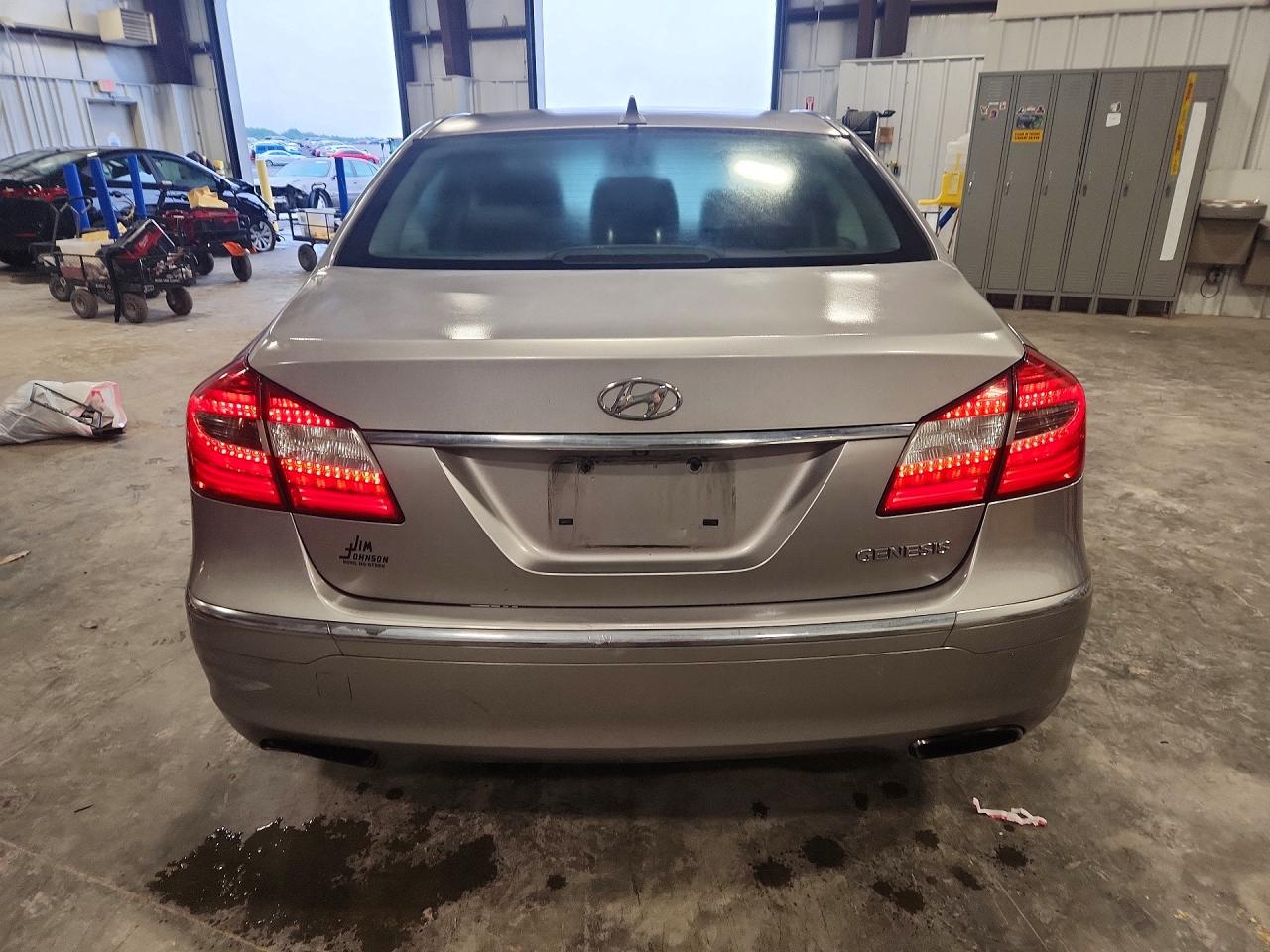 2012 Hyundai Genesis 3.8l Silver vin: KMHGC4DD6CU161309