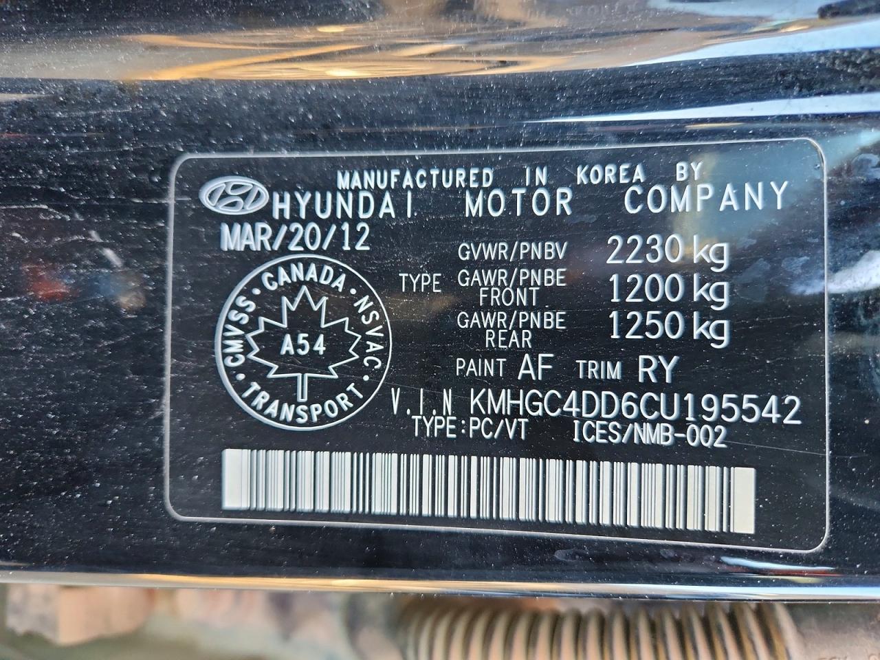 2012 Hyundai Genesis 3.8l Black vin: KMHGC4DD6CU195542