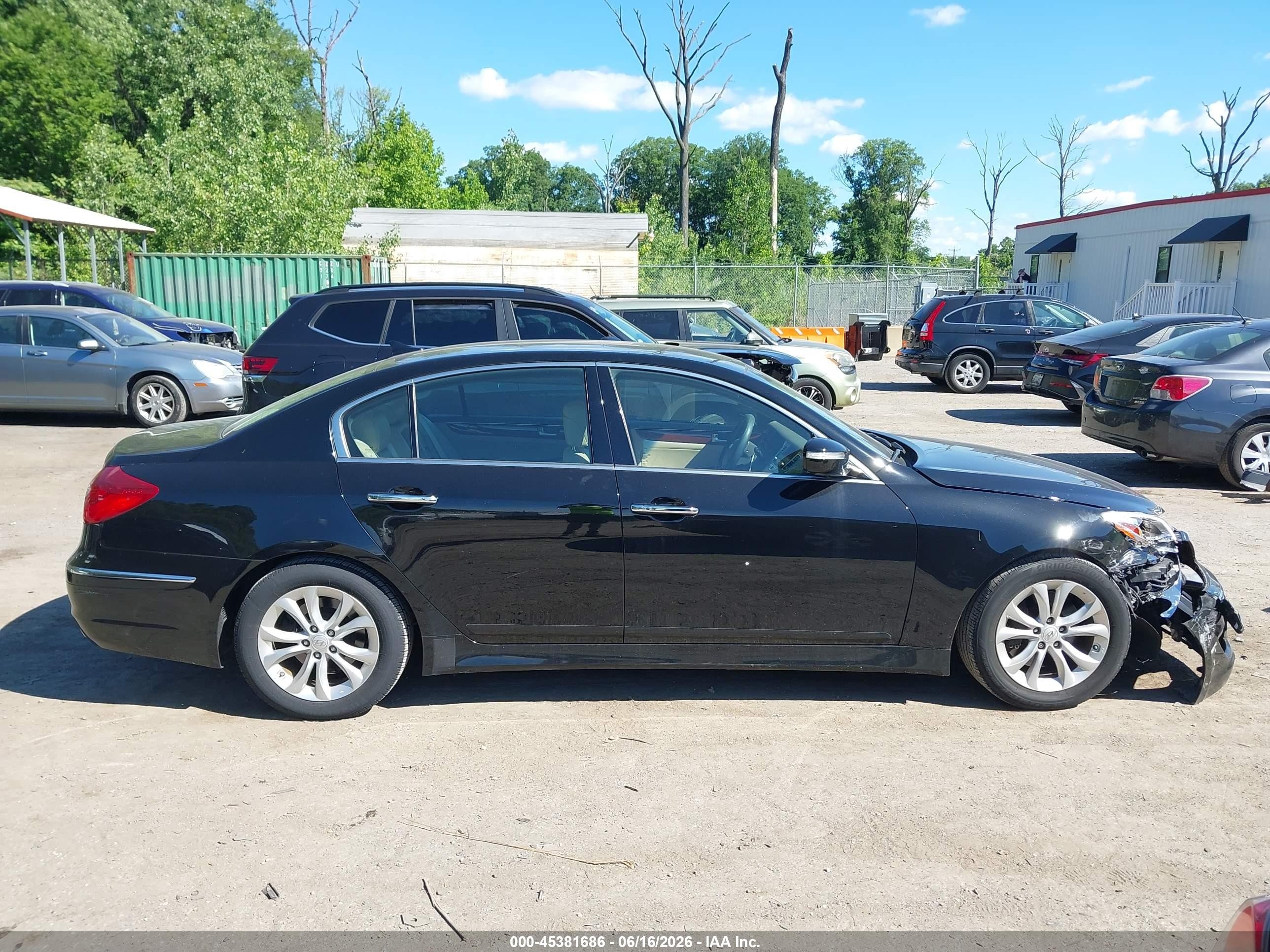 2012 Hyundai Genesis 3.8 Black vin: KMHGC4DD6CU198571