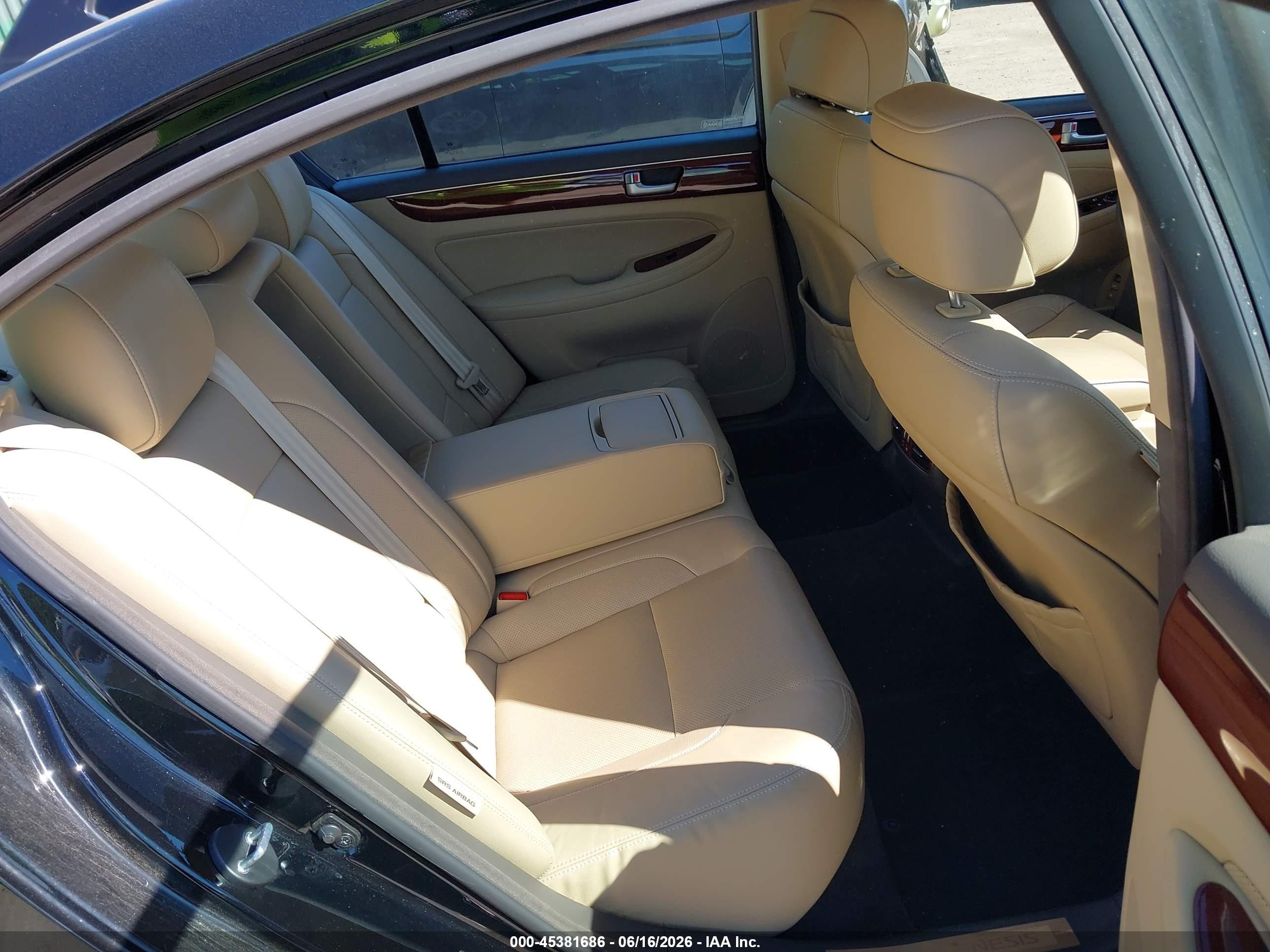 2012 Hyundai Genesis 3.8 Black vin: KMHGC4DD6CU198571