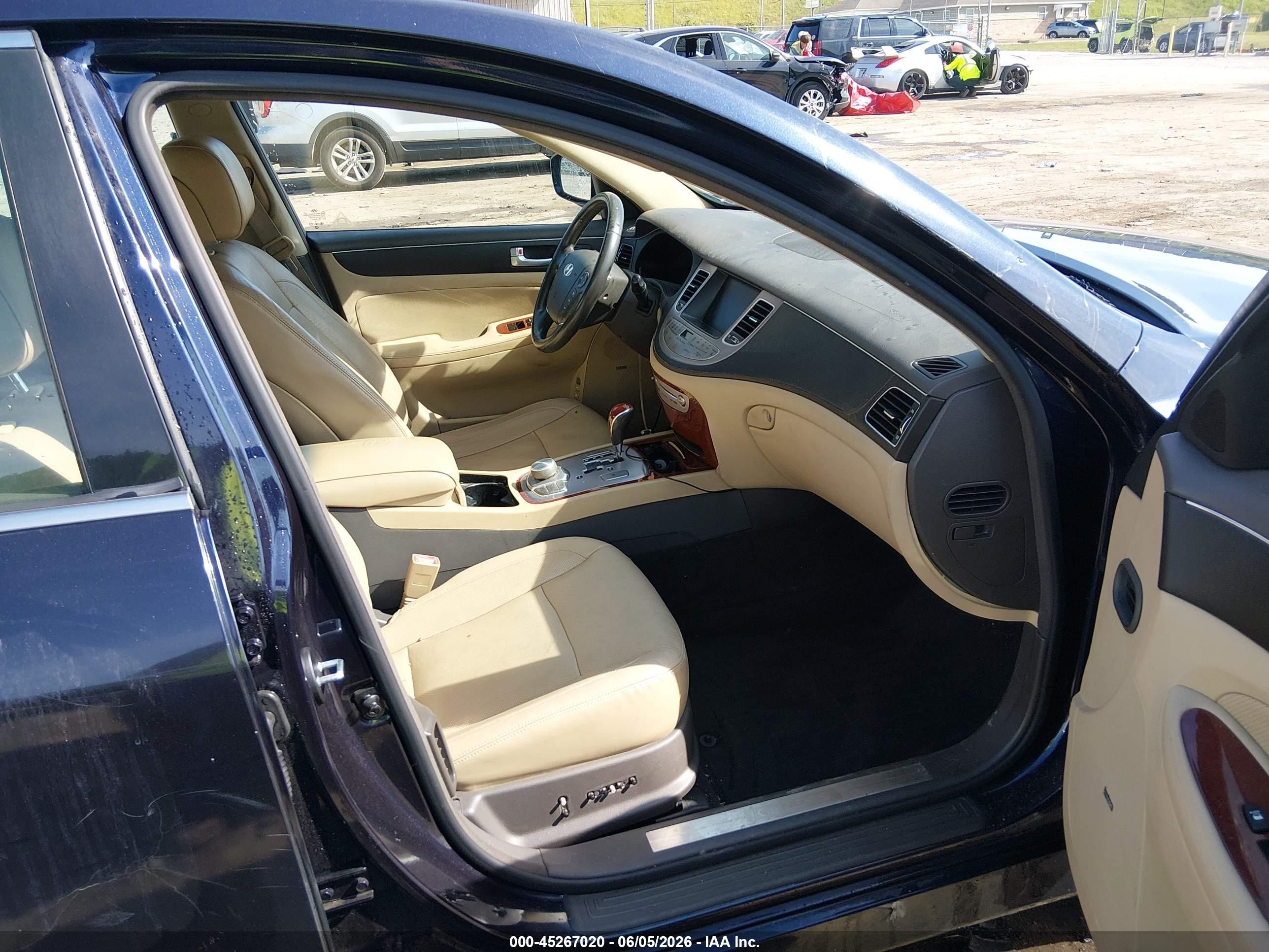 2012 Hyundai Genesis 3.8 Blue vin: KMHGC4DD6CU206782