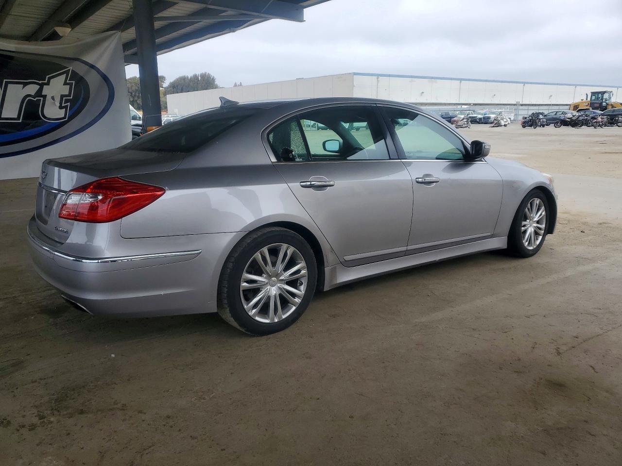 2012 Hyundai Genesis 3.8l Silver vin: KMHGC4DD6CU207561