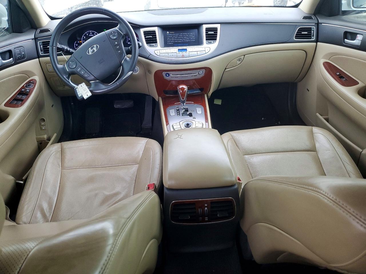 2012 Hyundai Genesis 3.8l Белый vin: KMHGC4DD6CU210962