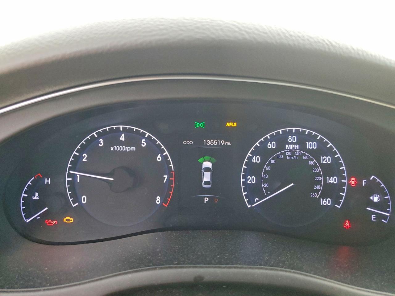 2012 Hyundai Genesis 3.8l Белый vin: KMHGC4DD6CU210962