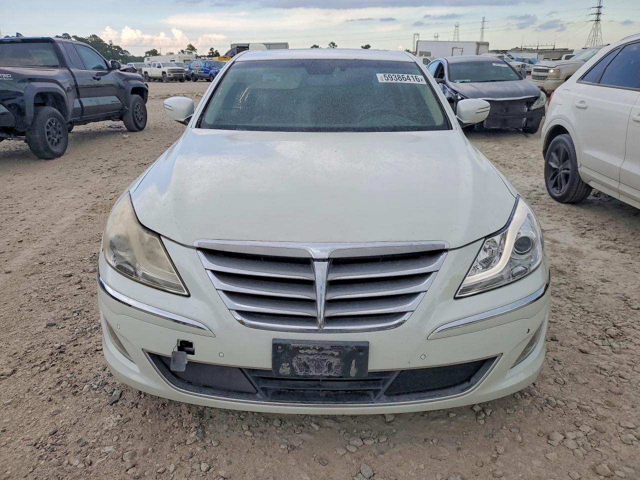 2012 Hyundai Genesis 3.8l Белый vin: KMHGC4DD6CU210962