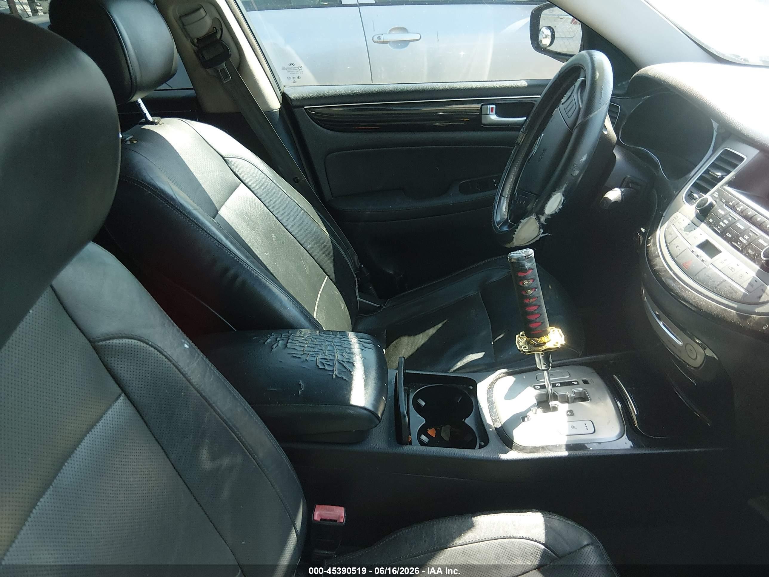 2013 Hyundai Genesis 3.8 Black vin: KMHGC4DD6DU209926