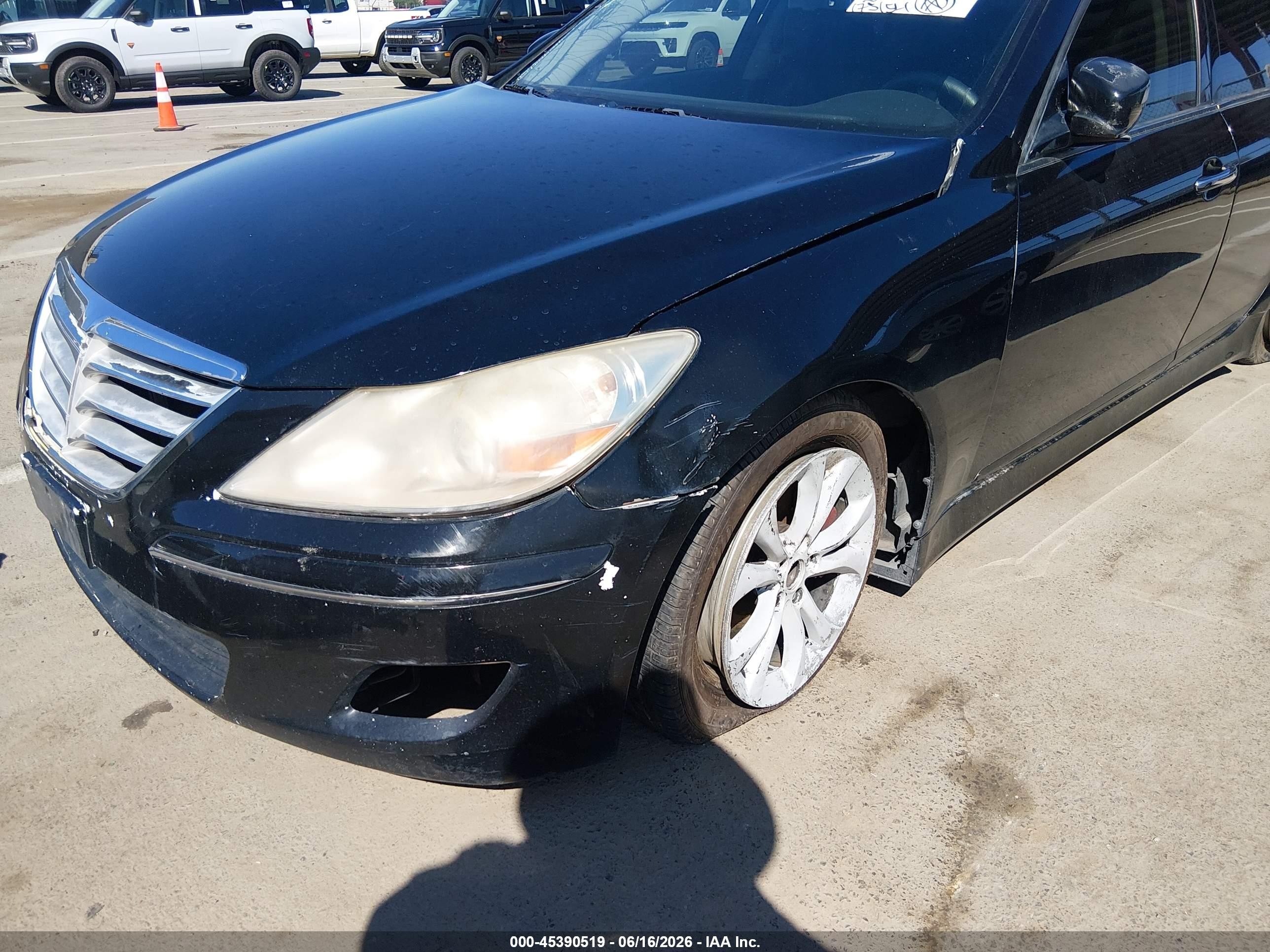 2013 Hyundai Genesis 3.8 Black vin: KMHGC4DD6DU209926