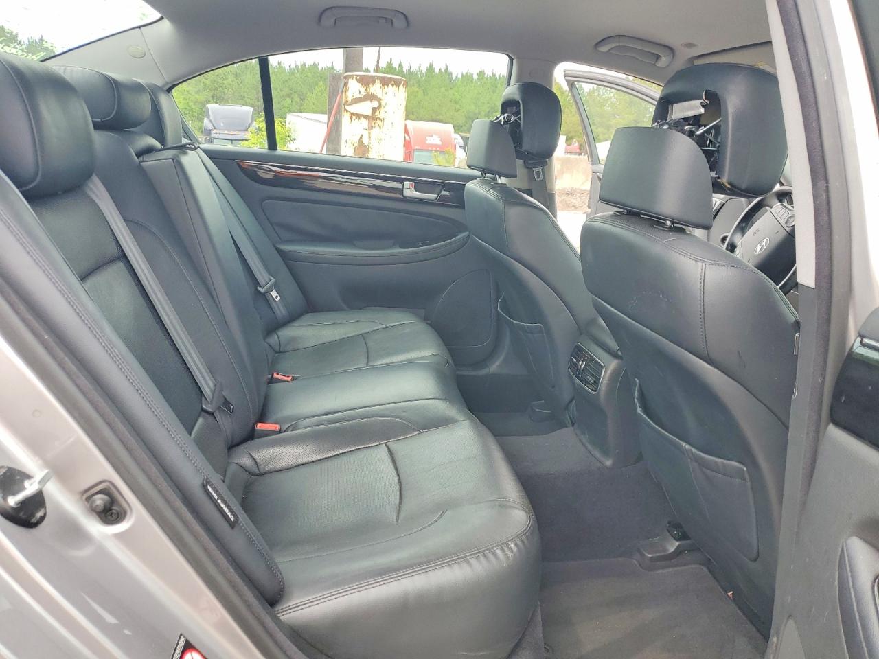 2013 Hyundai Genesis 3.8l Silver vin: KMHGC4DD6DU246281