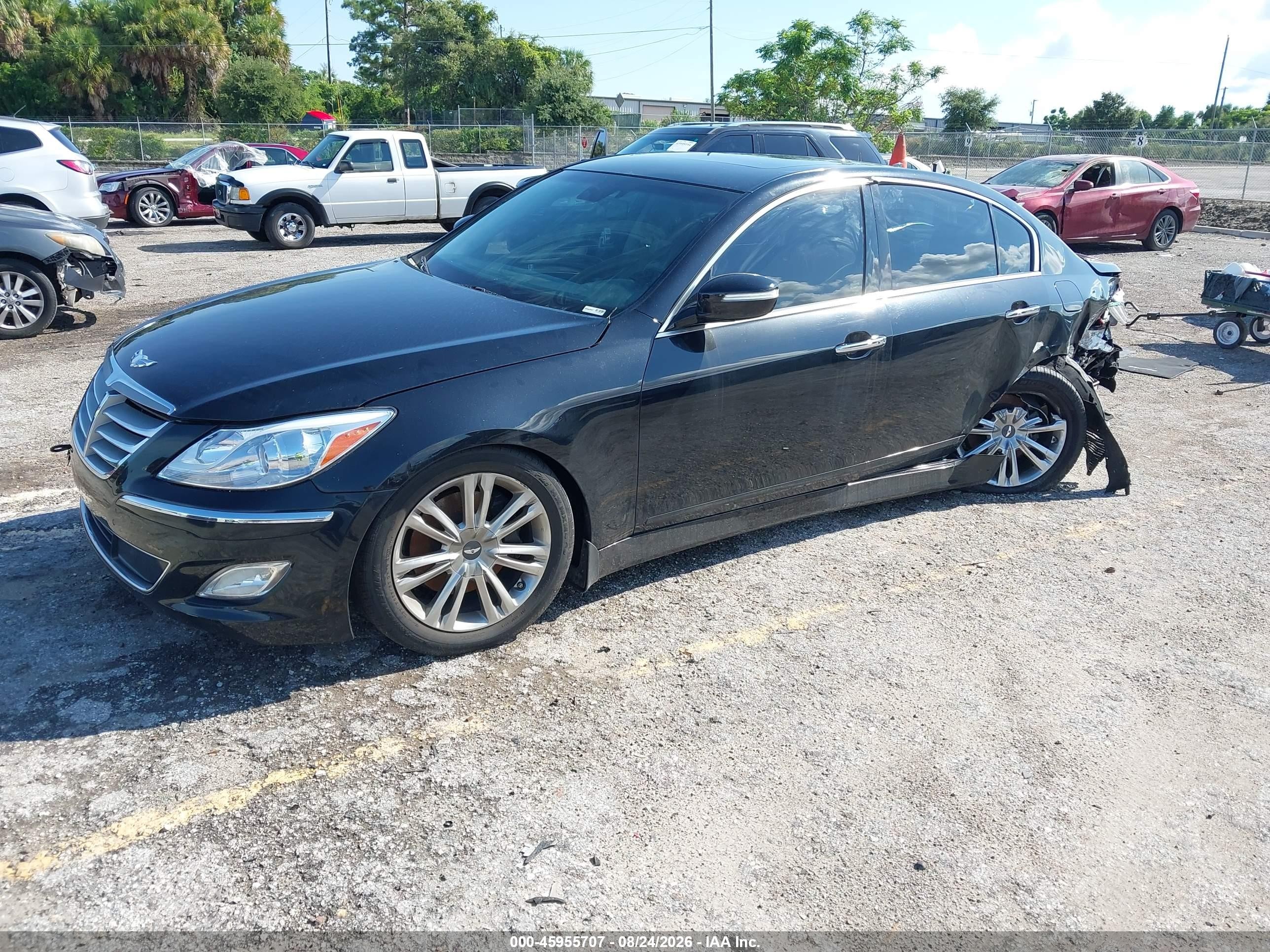 2013 Hyundai Genesis 3.8 Black vin: KMHGC4DD6DU251996