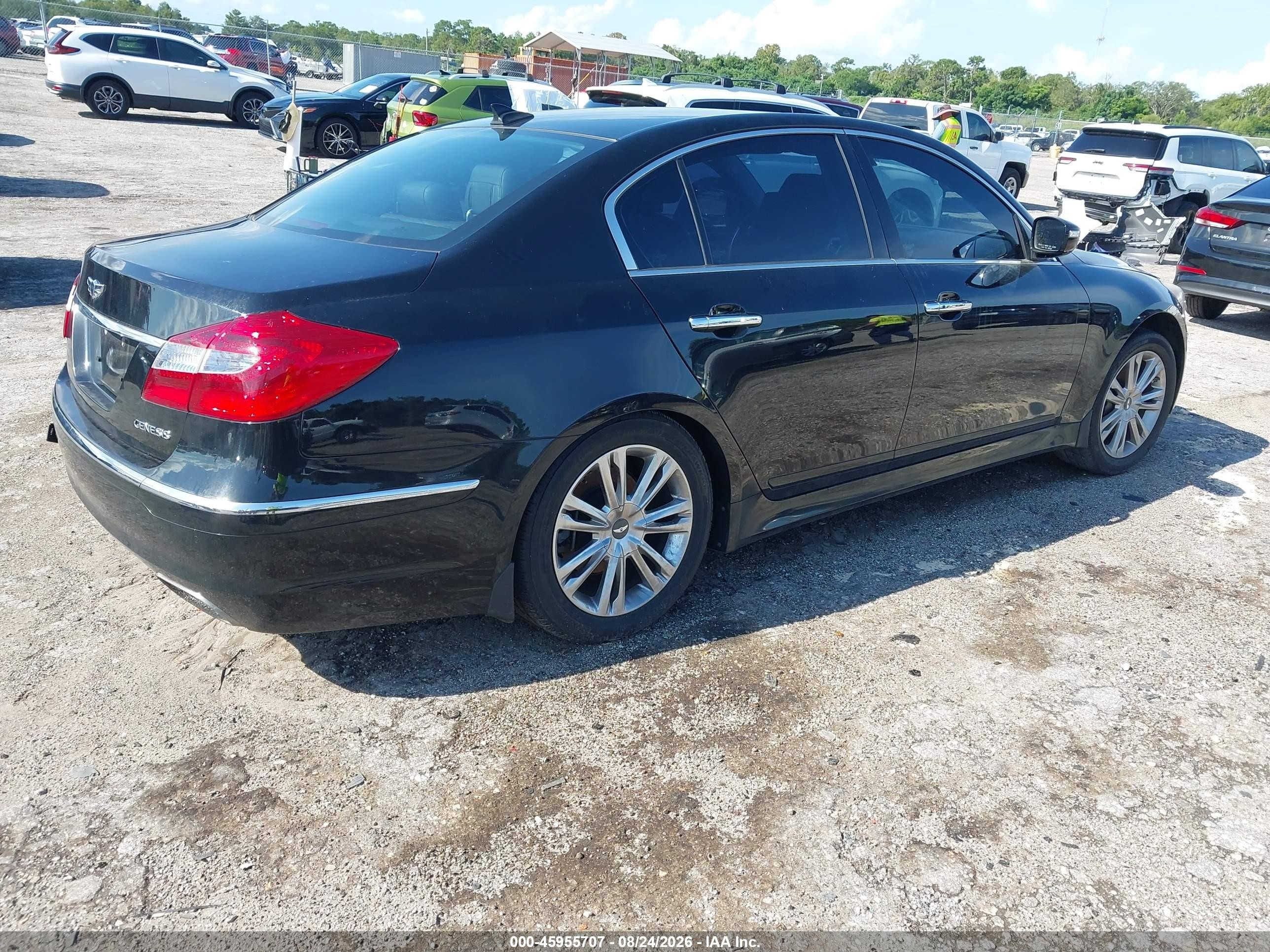 2013 Hyundai Genesis 3.8 Black vin: KMHGC4DD6DU251996