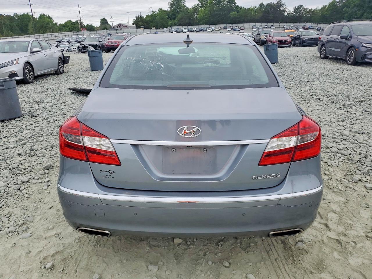 2014 Hyundai Genesis Gray vin: KMHGC4DD6EU262322