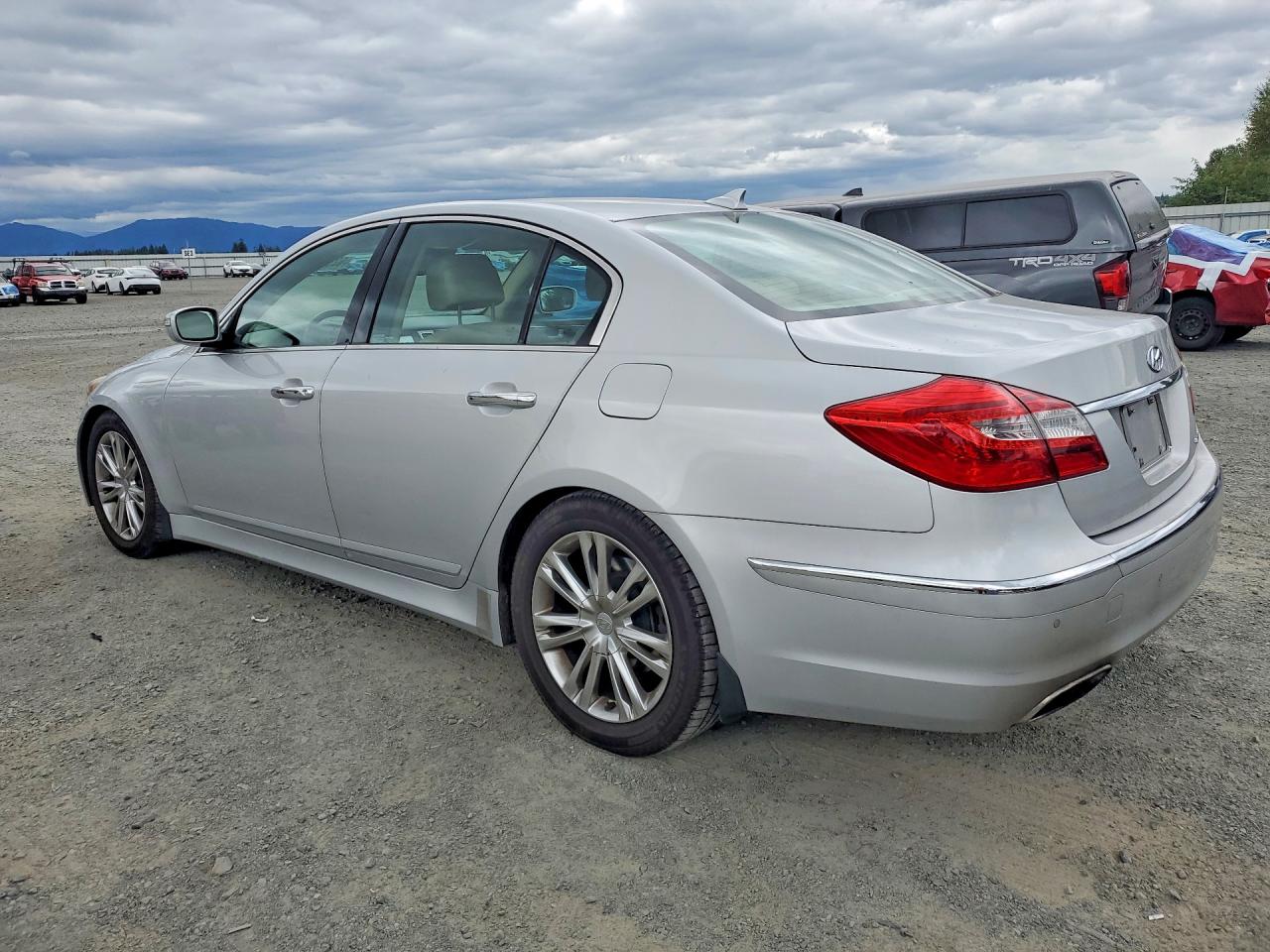 2014 Hyundai Genesis 3.8l Silver vin: KMHGC4DD6EU262983