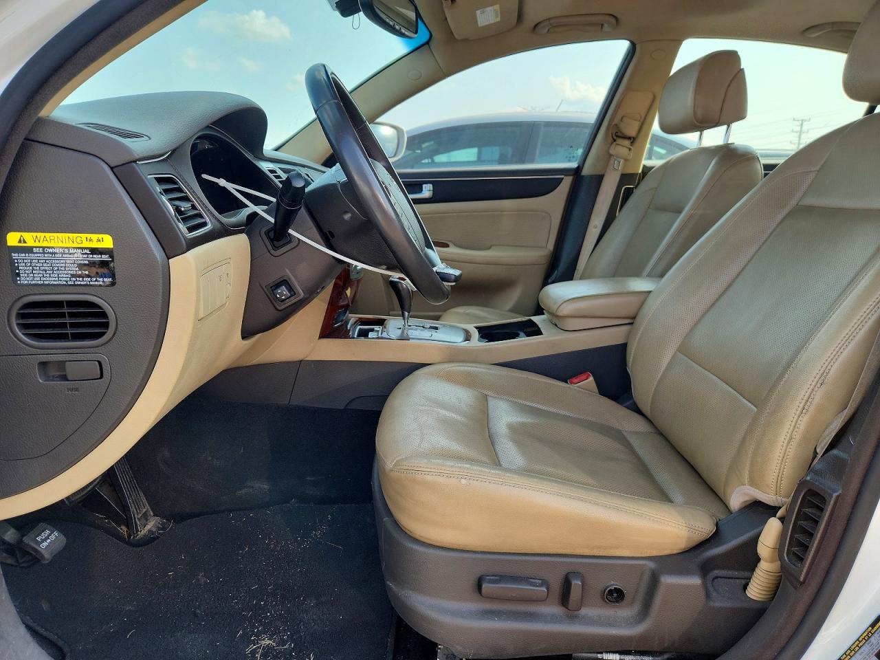 2012 Hyundai Genesis 3.8l White vin: KMHGC4DD7CU151484