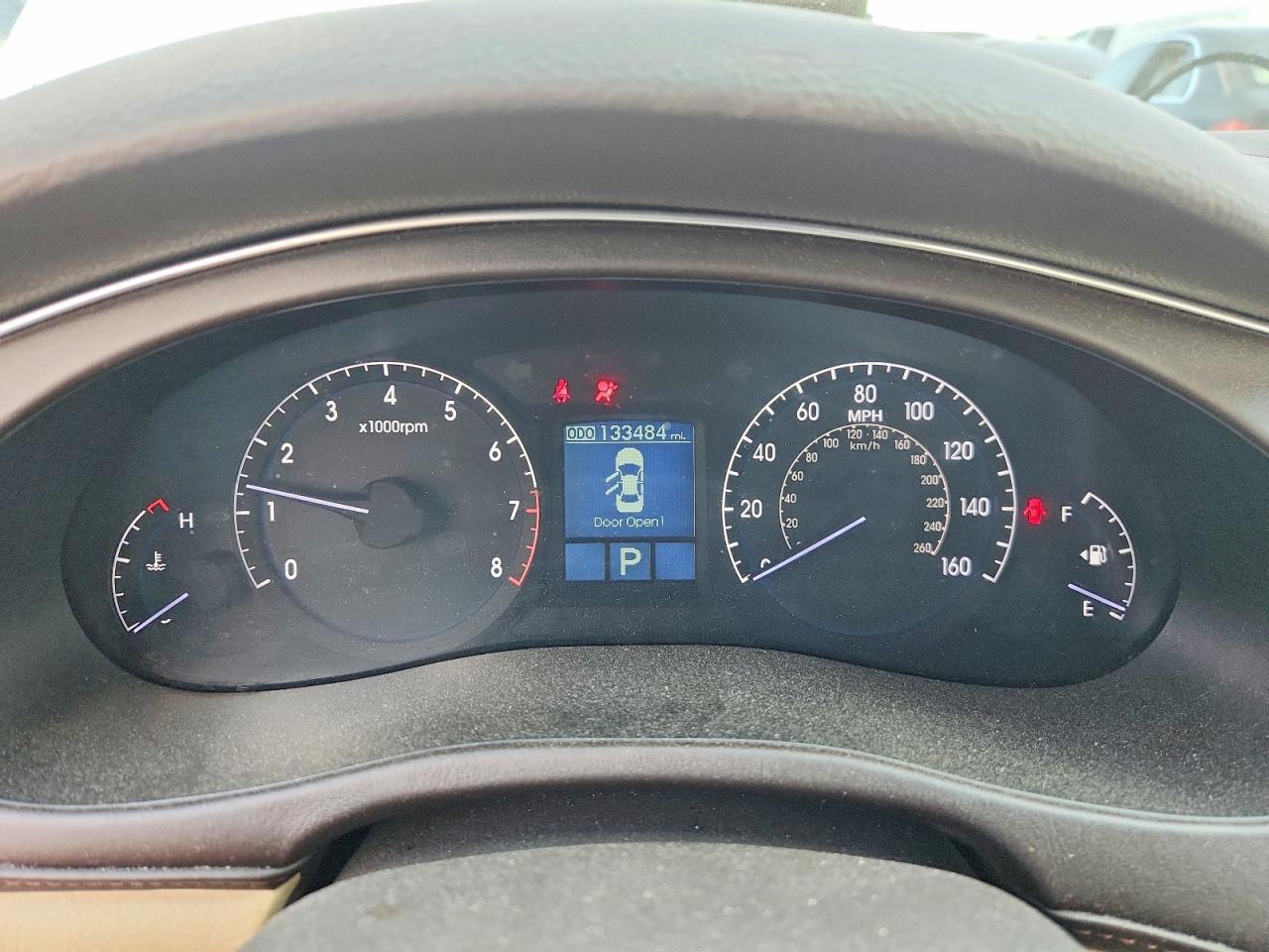 2012 Hyundai Genesis 3.8l White vin: KMHGC4DD7CU151484