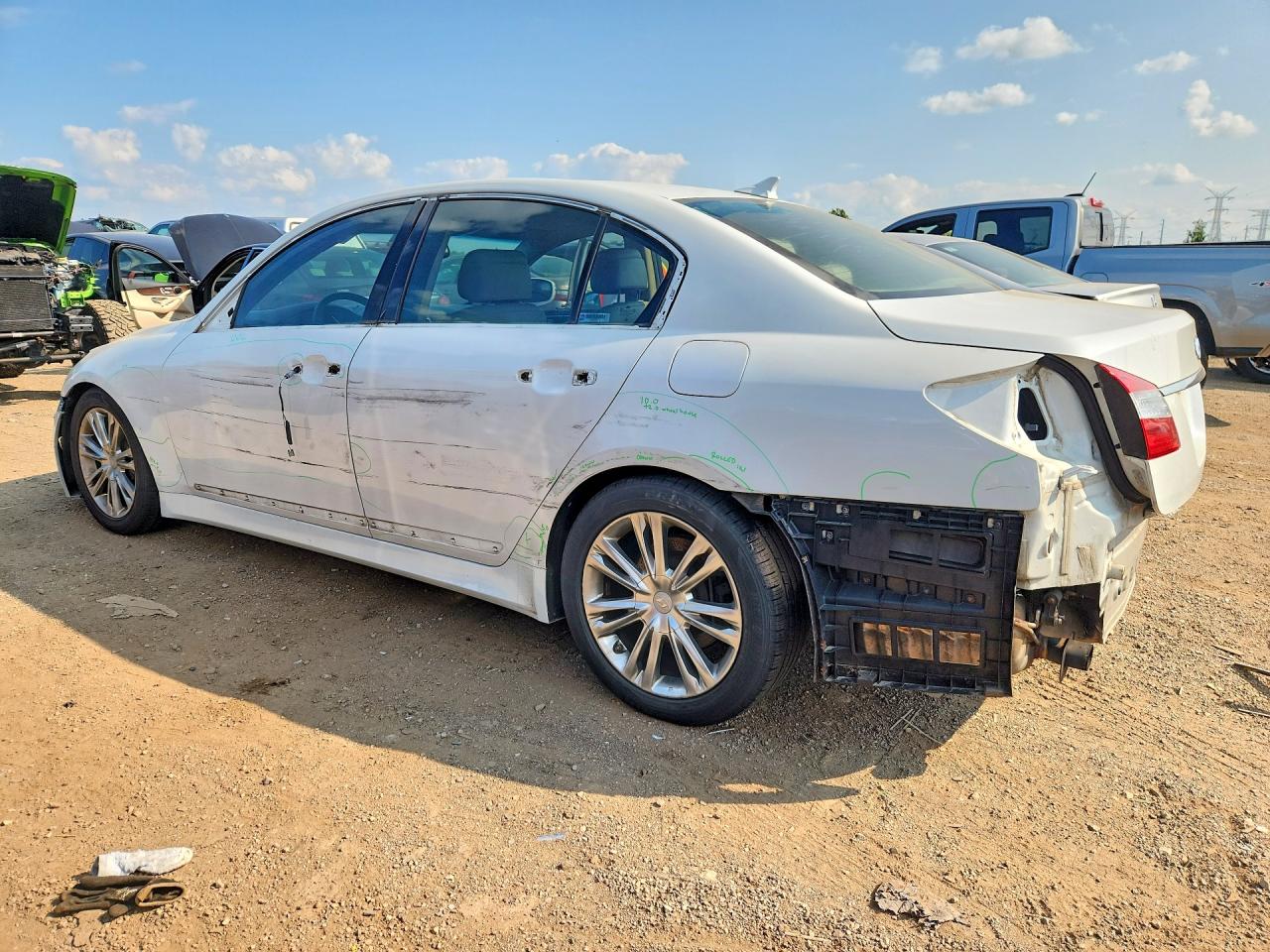 2012 Hyundai Genesis 3.8l White vin: KMHGC4DD7CU151484