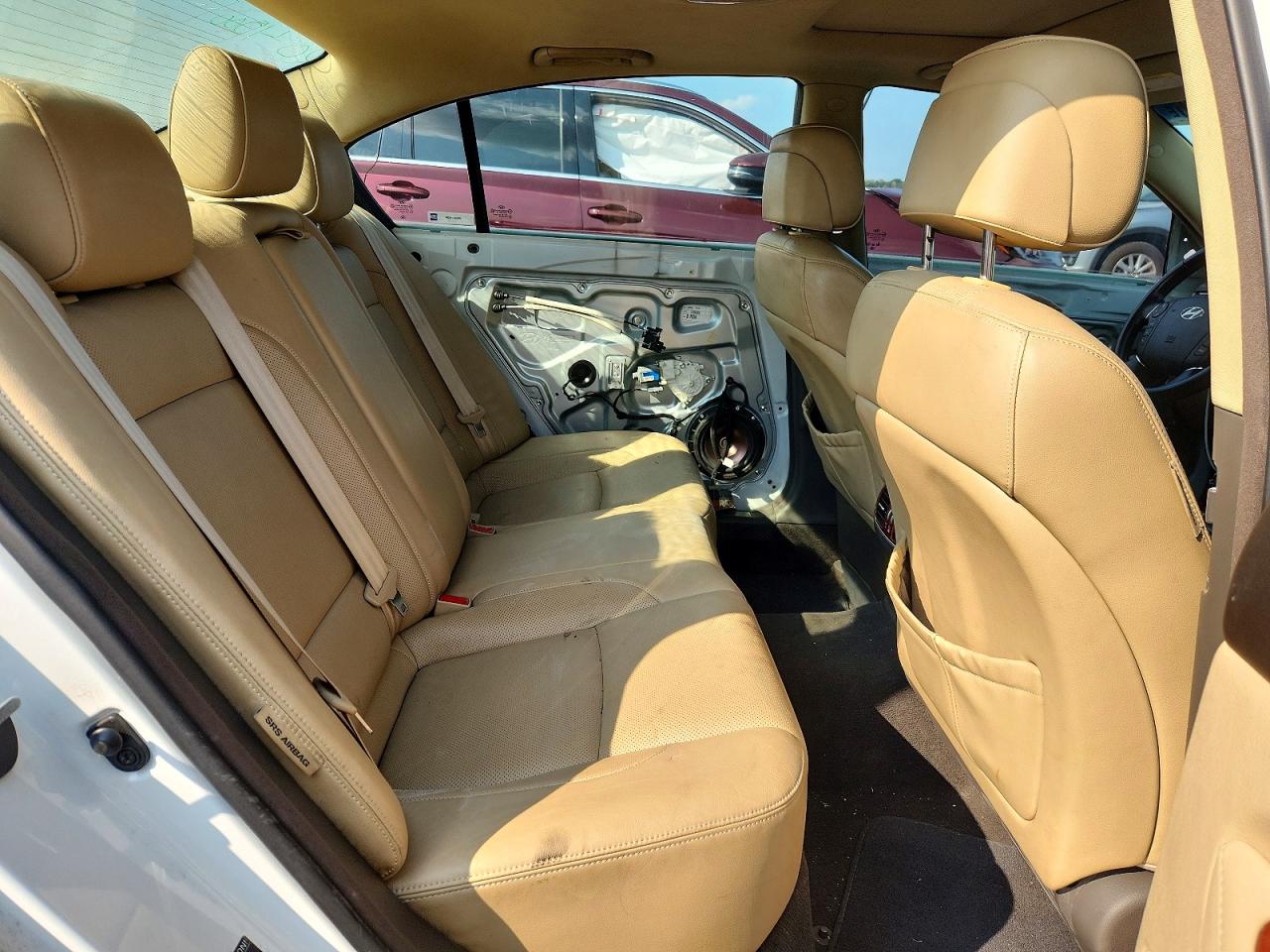 2012 Hyundai Genesis 3.8l White vin: KMHGC4DD7CU151484