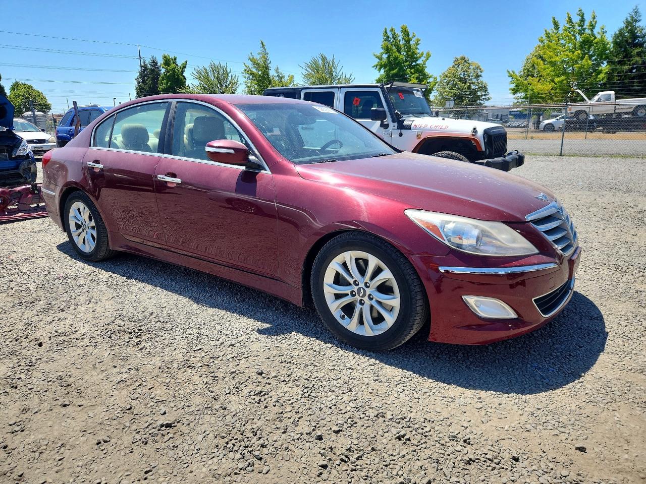 2012 Hyundai Genesis 3.8l Burgundy vin: KMHGC4DD7CU179057