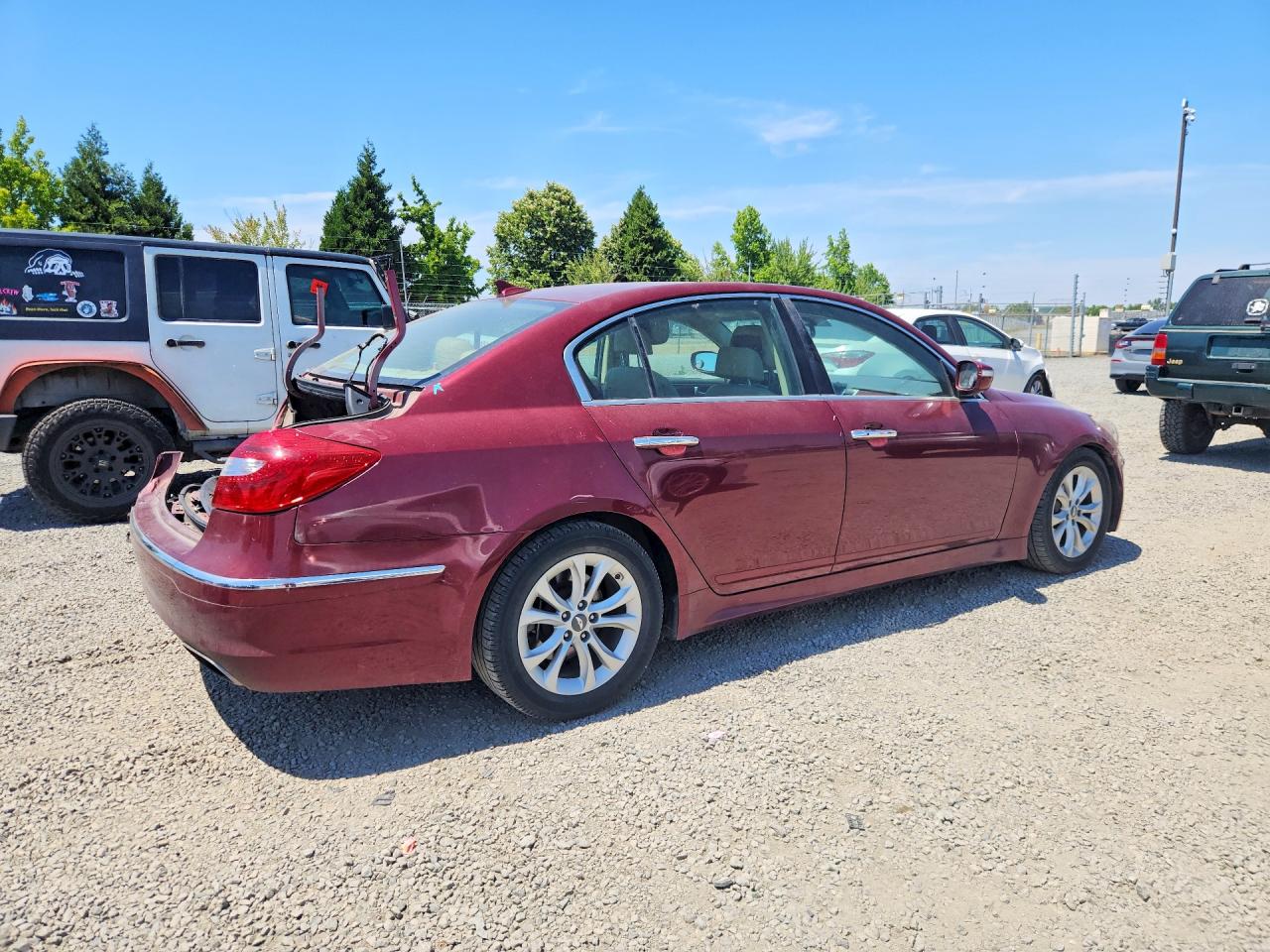 2012 Hyundai Genesis 3.8l Burgundy vin: KMHGC4DD7CU179057