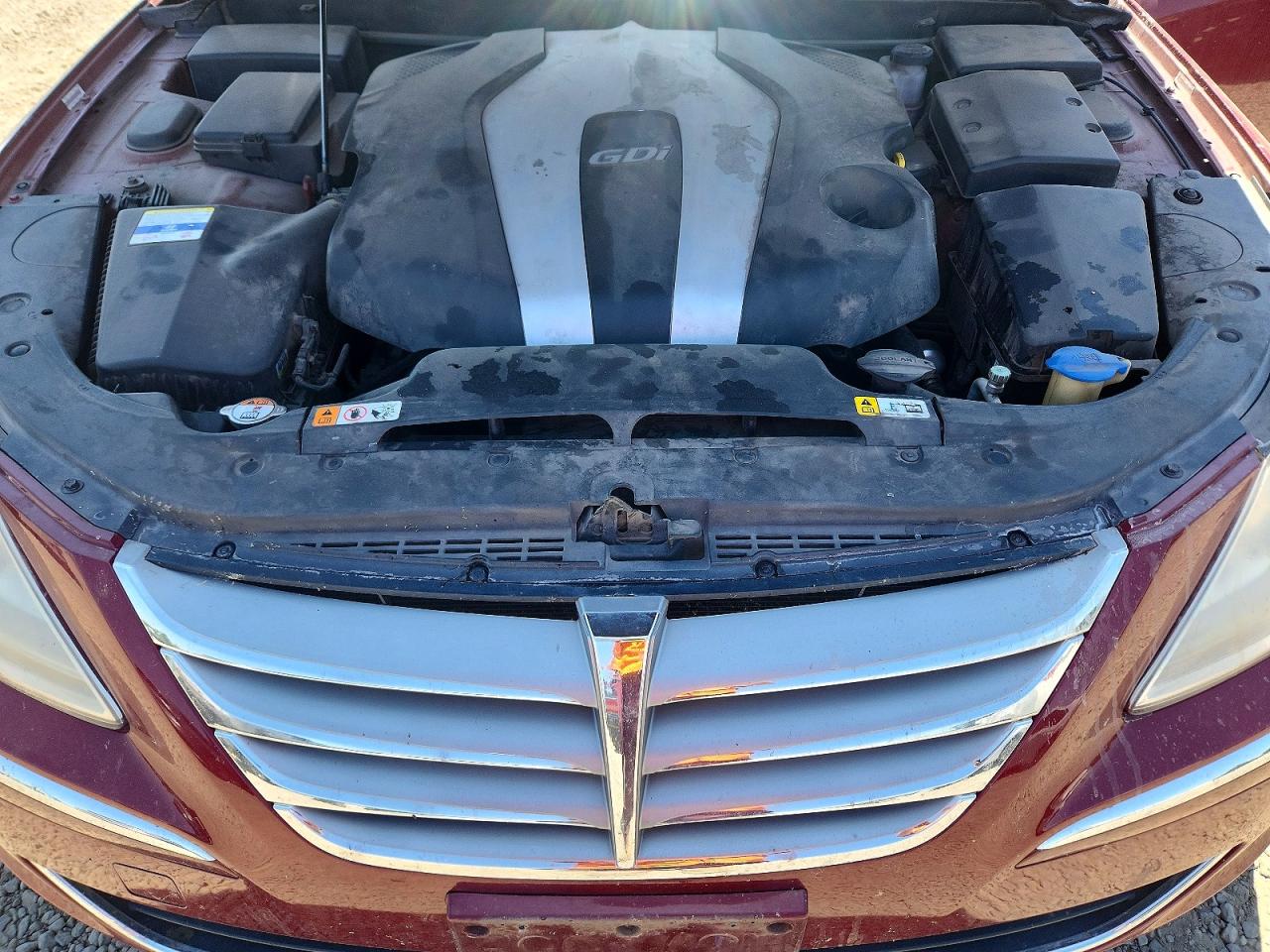 2012 Hyundai Genesis 3.8l Burgundy vin: KMHGC4DD7CU179057