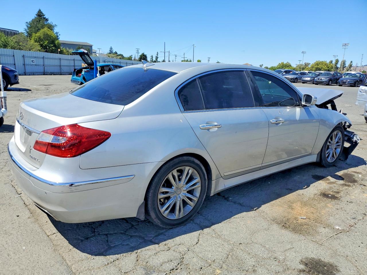 2012 Hyundai Genesis 3.8l Серебряный vin: KMHGC4DD7CU199180
