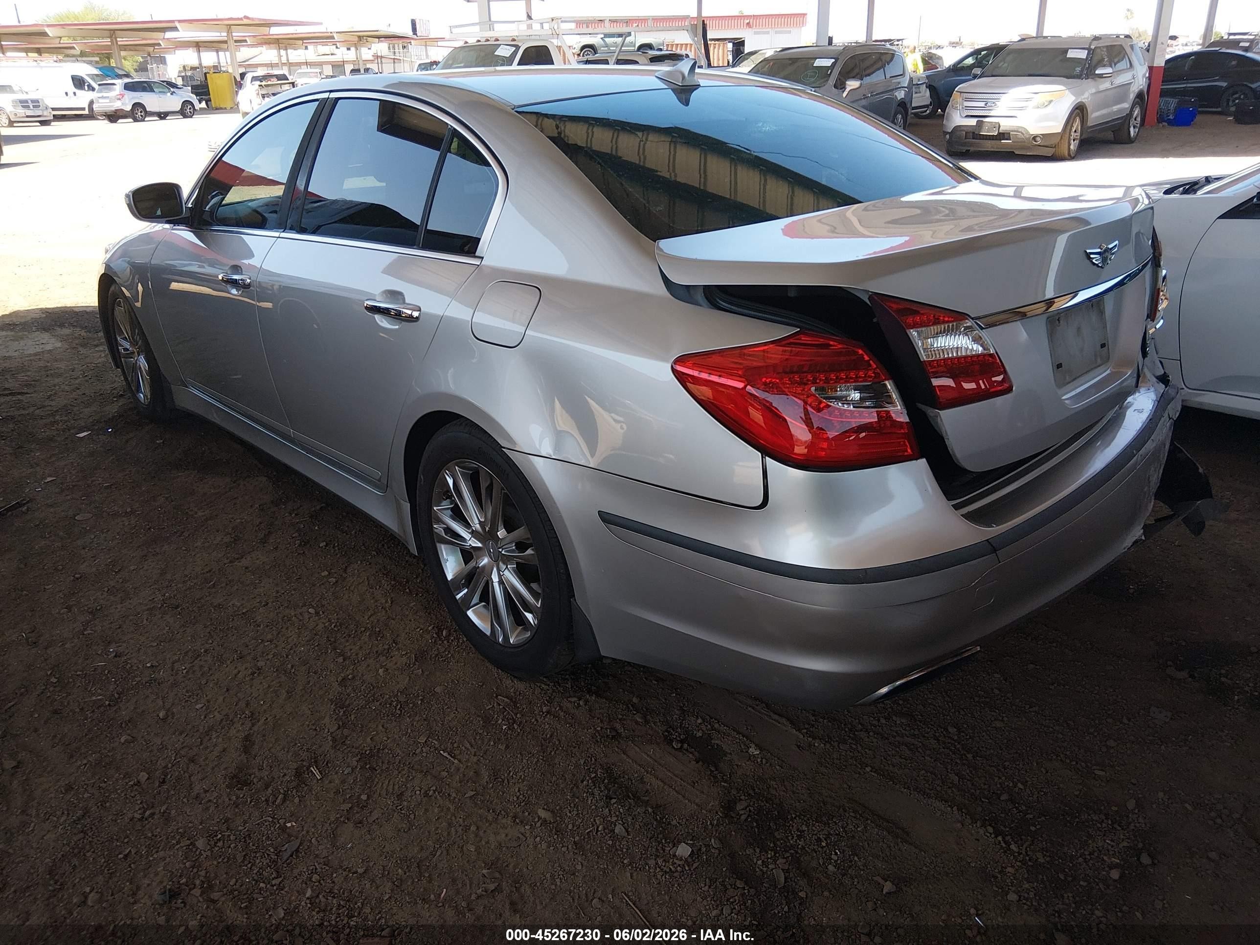 2012 Hyundai Genesis 3.8 Silver vin: KMHGC4DD7CU201929