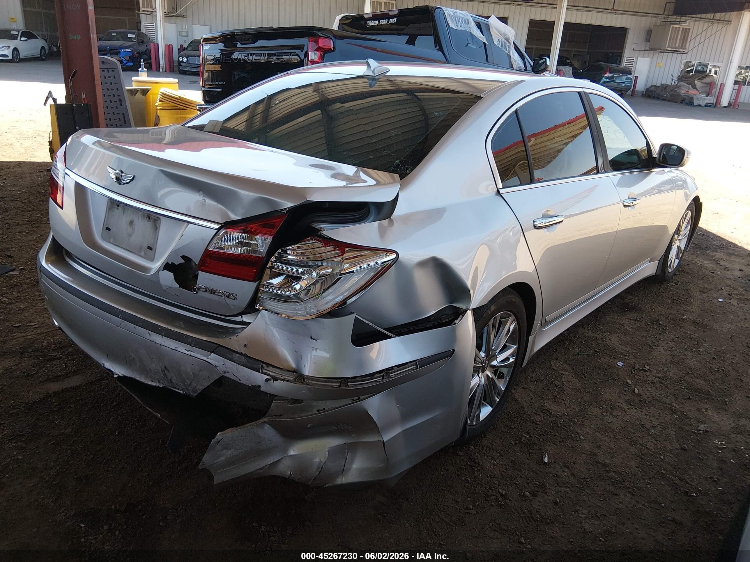 2012 Hyundai Genesis 3.8 Silver vin: KMHGC4DD7CU201929