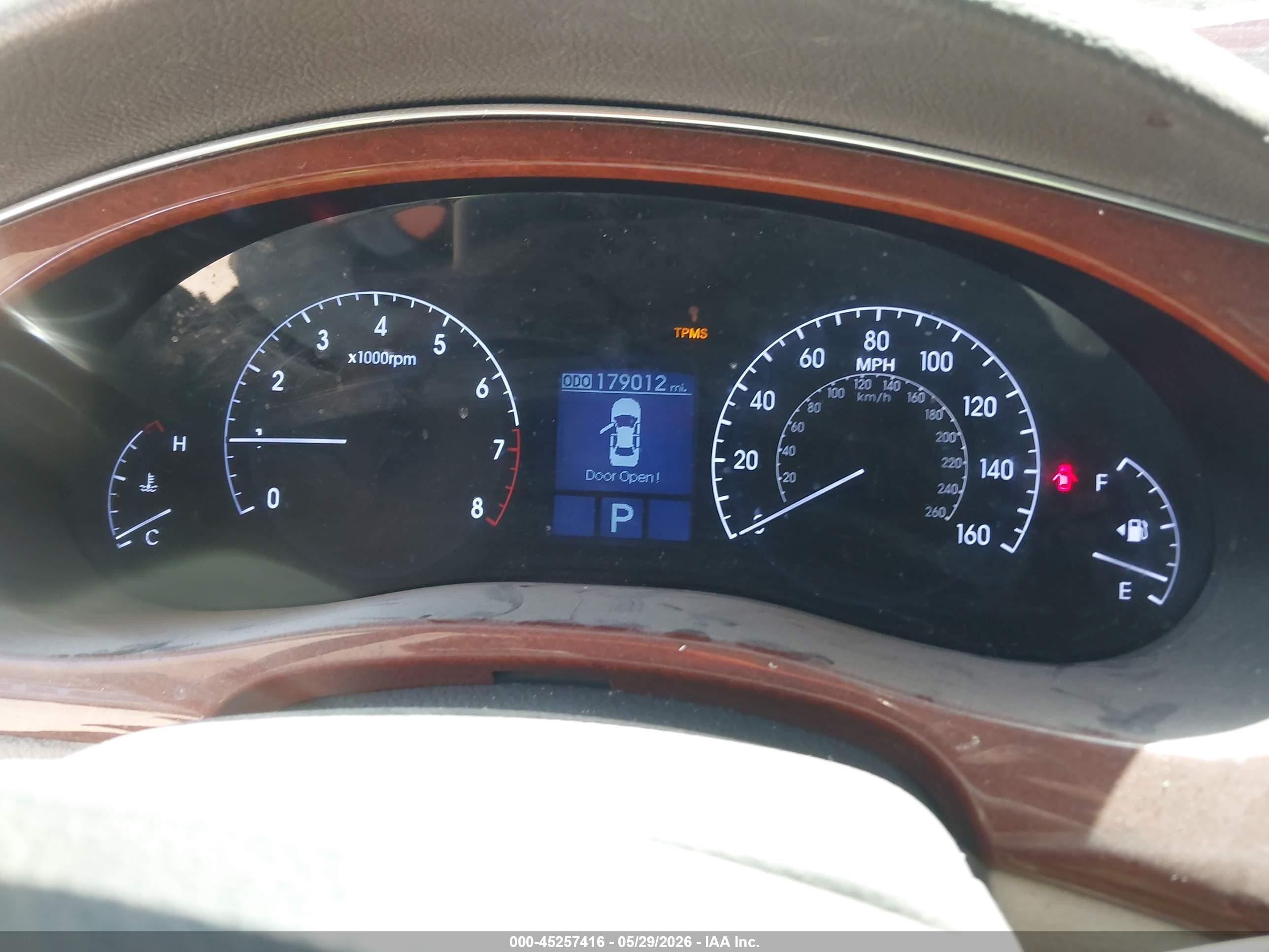 2012 Hyundai Genesis 3.8 Gray vin: KMHGC4DD7CU205138