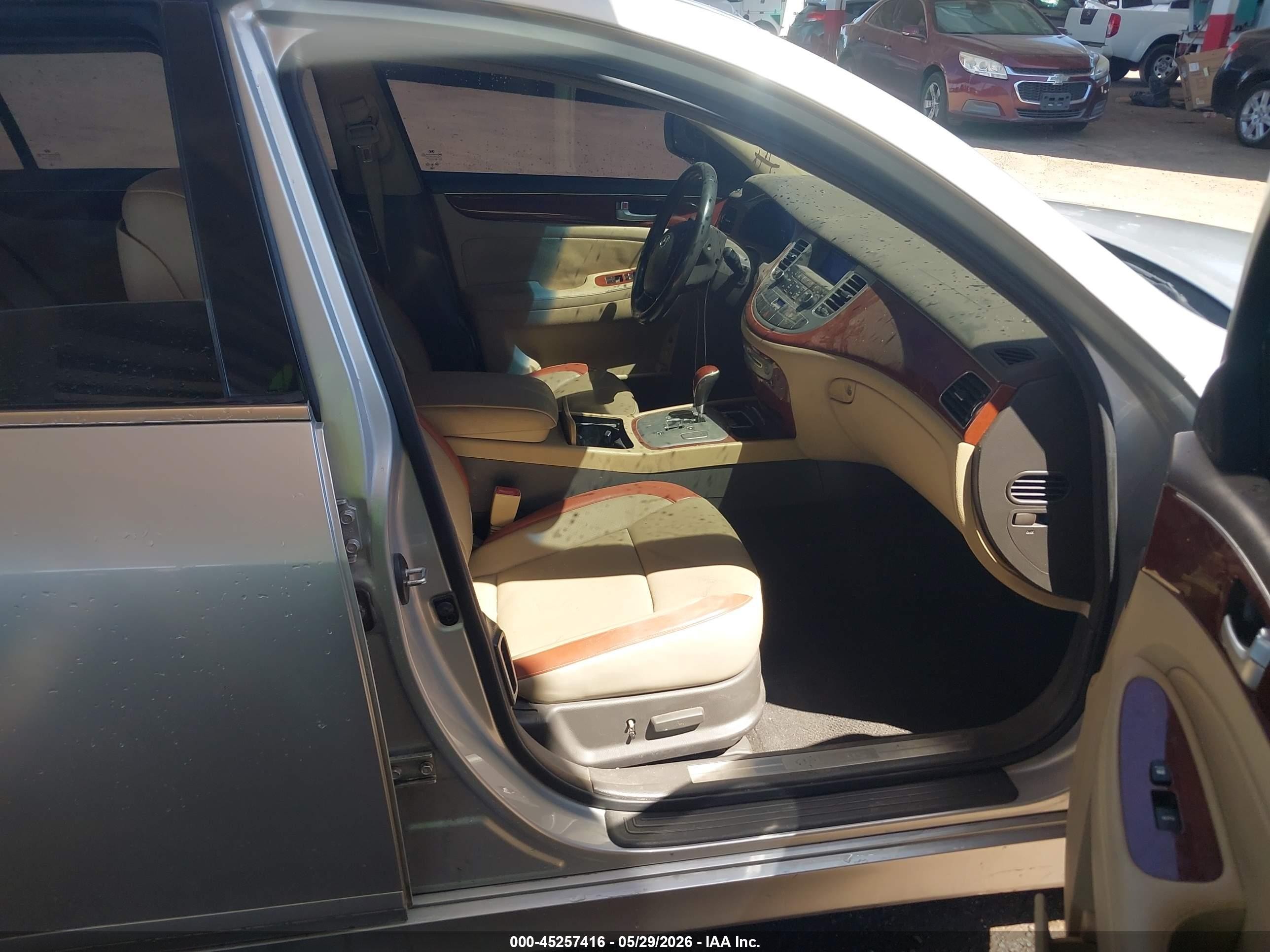 2012 Hyundai Genesis 3.8 Gray vin: KMHGC4DD7CU205138