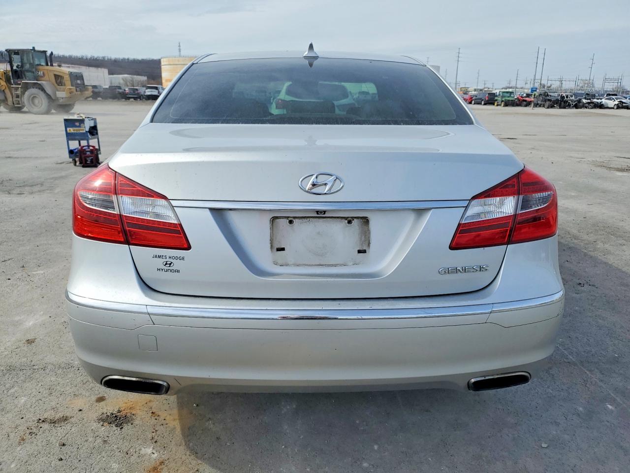 2013 Hyundai Genesis 3.8l Silver vin: KMHGC4DD7DU215377