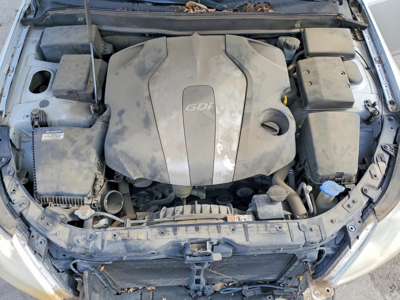 2013 Hyundai Genesis 3.8l Silver vin: KMHGC4DD7DU215377