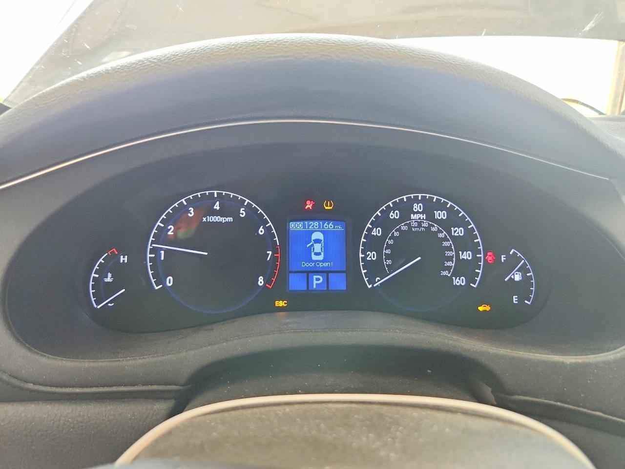 2013 Hyundai Genesis 3.8l Серый vin: KMHGC4DD7DU223883